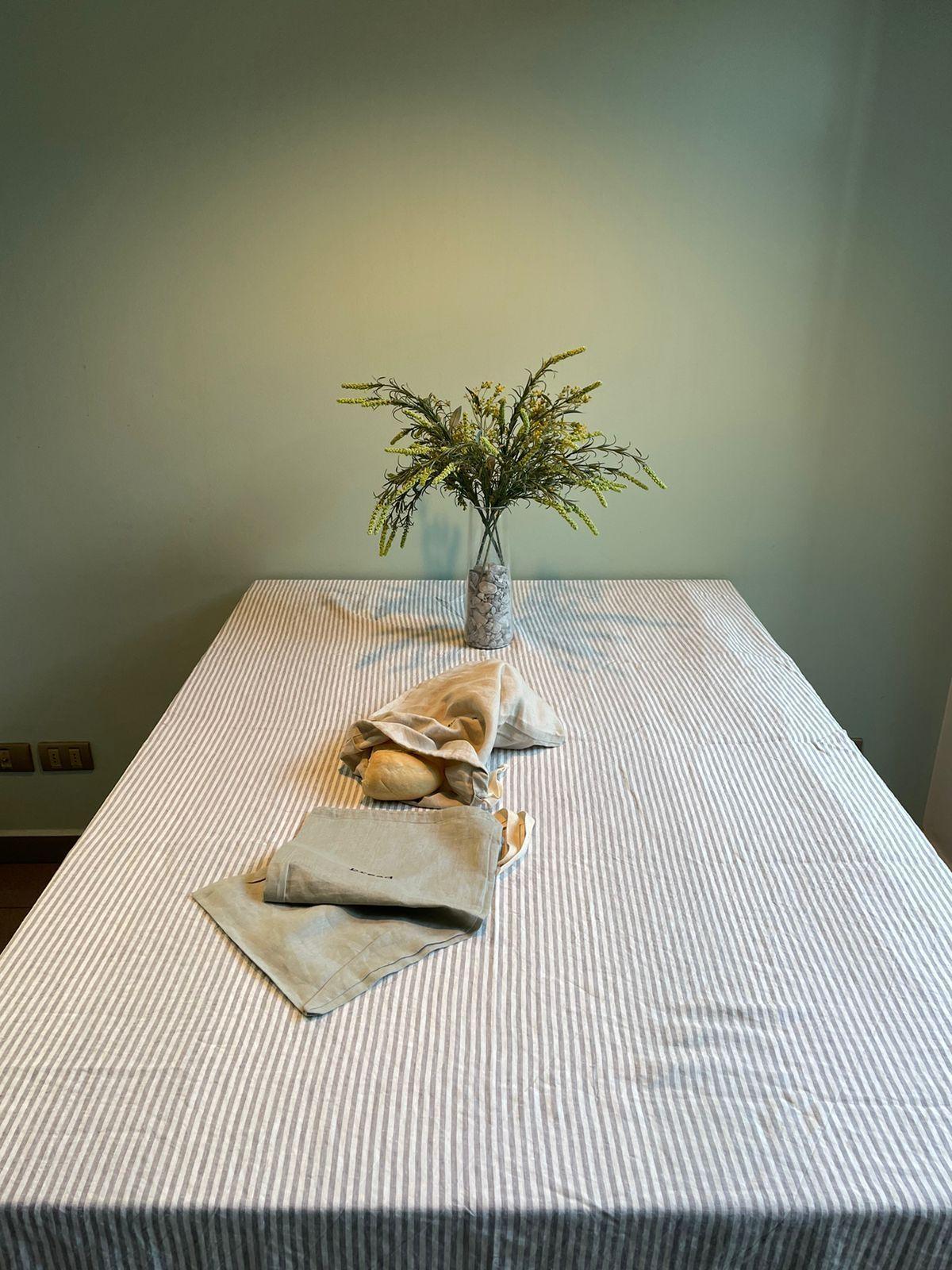 Mantel cuadrado rayas natural lino 230x230-1