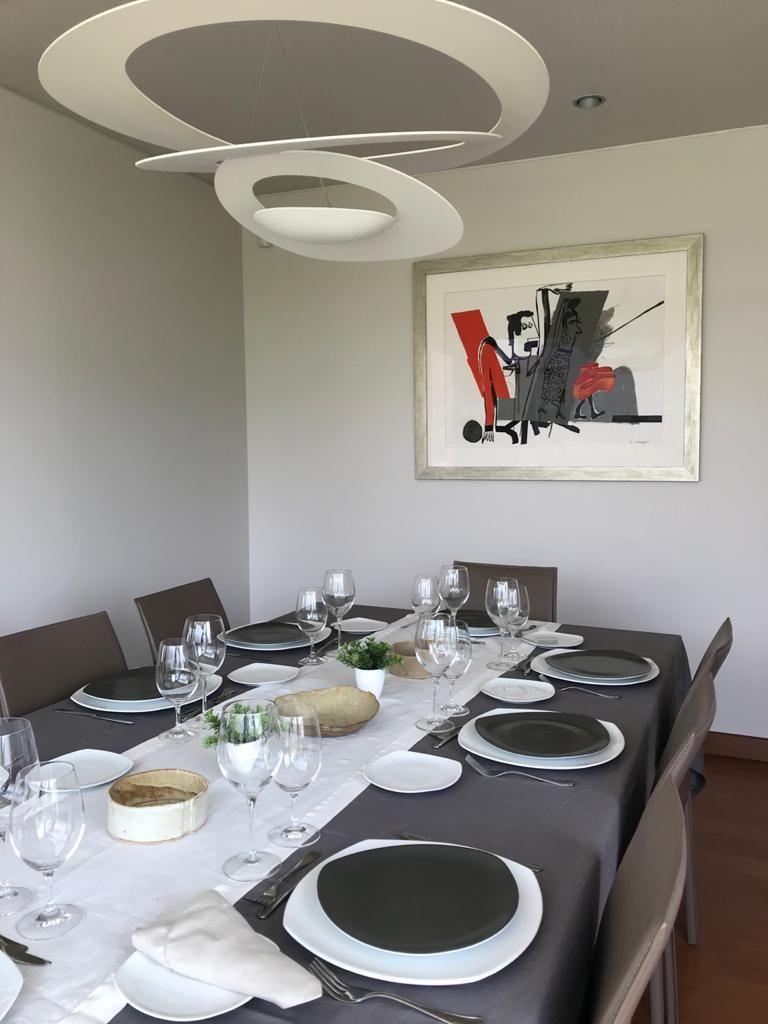 Mantel cuadrado deshilado gris lino 200x200-1