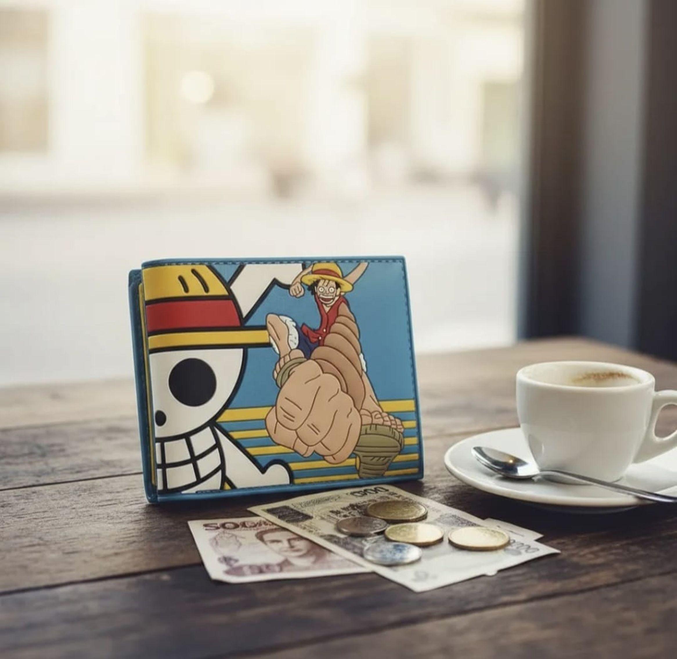 BILLETERA ENGOMADA SOFT ONE PIECE CELESTE-4