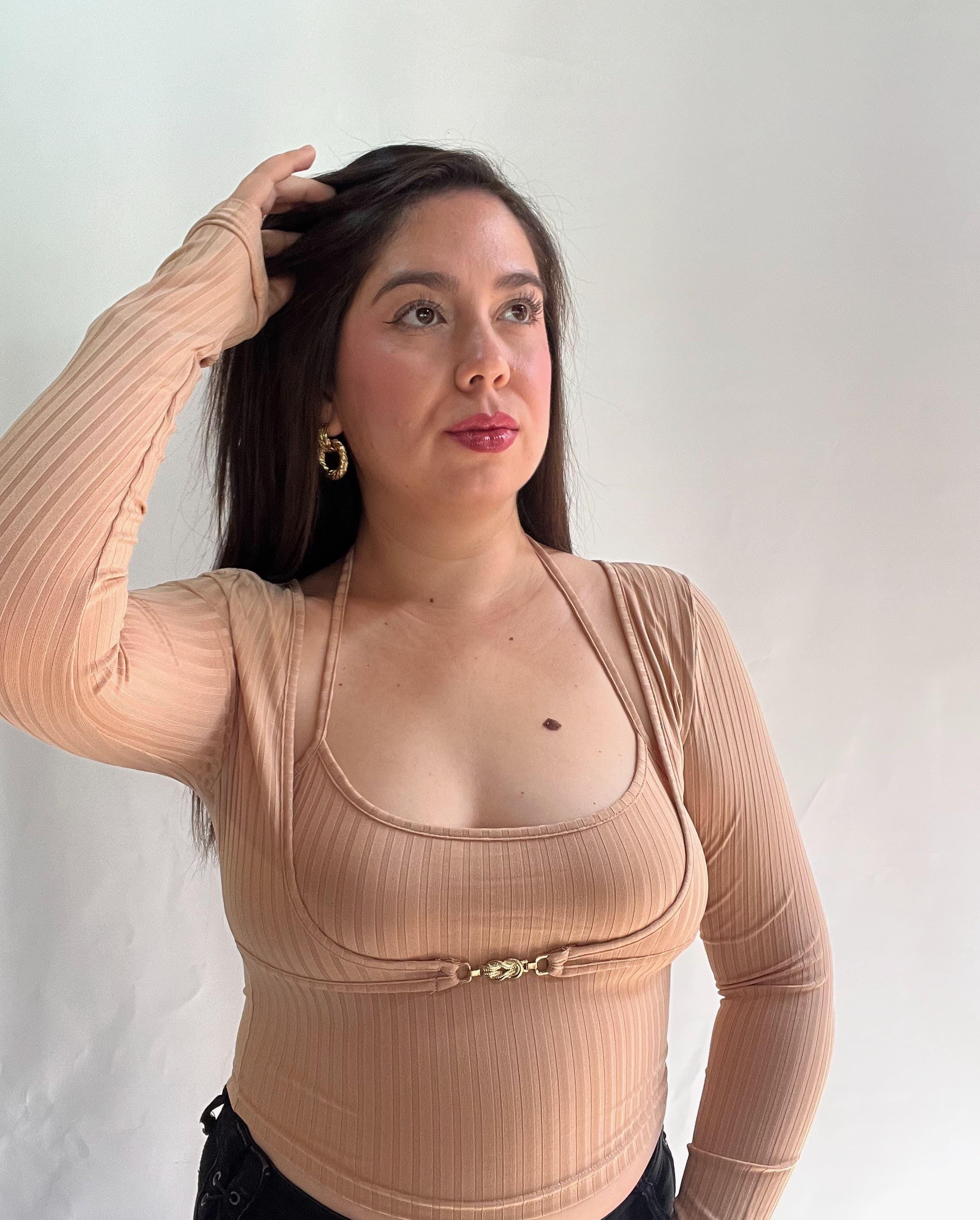 Polera Mujer Beige Manga Larga Elegante con Broche Dorado-9