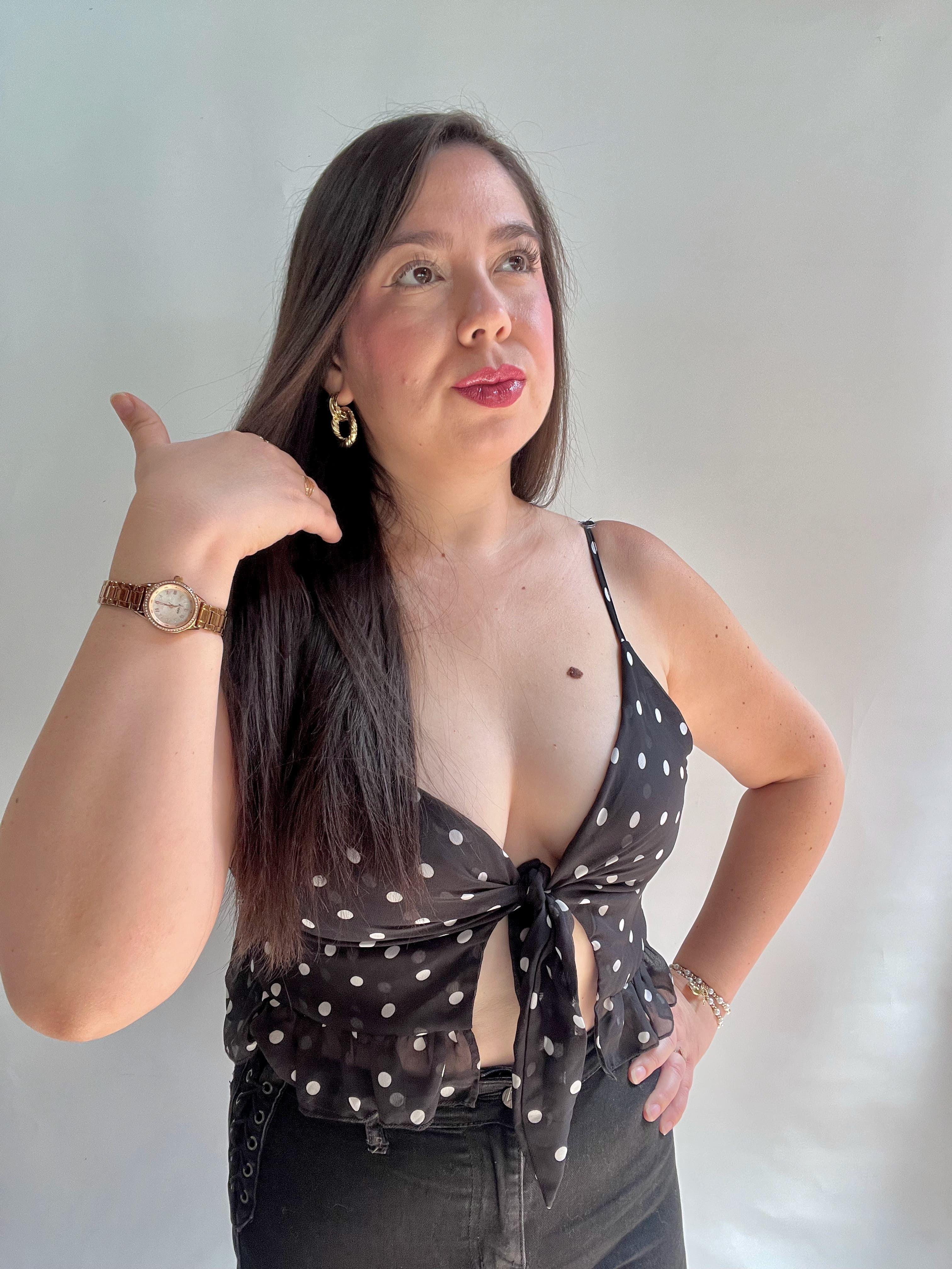 Blusa de Lunares Negra Mujer con Amarra y Vuelos-4