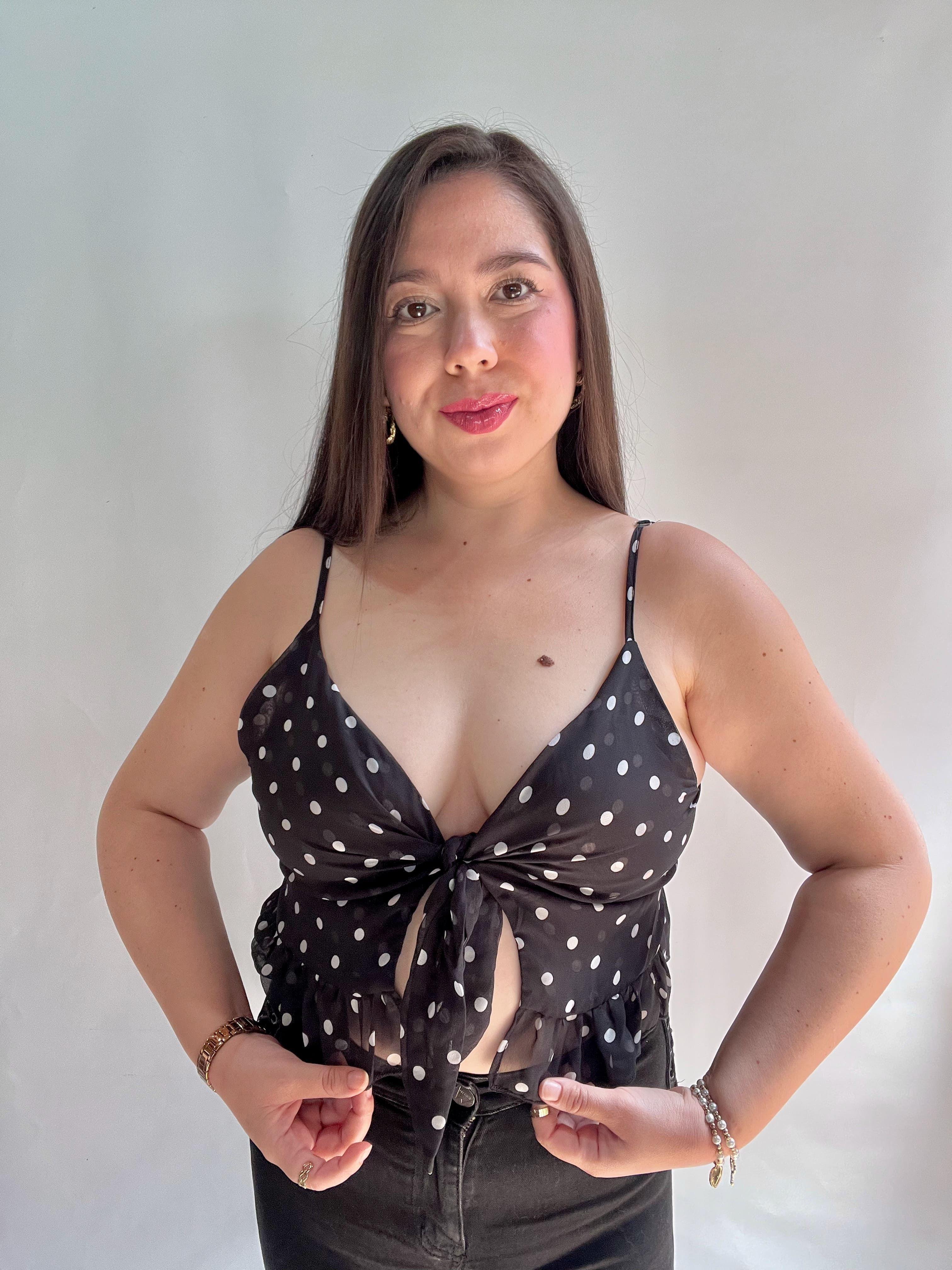 Blusa de Lunares Negra Mujer con Amarra y Vuelos-6