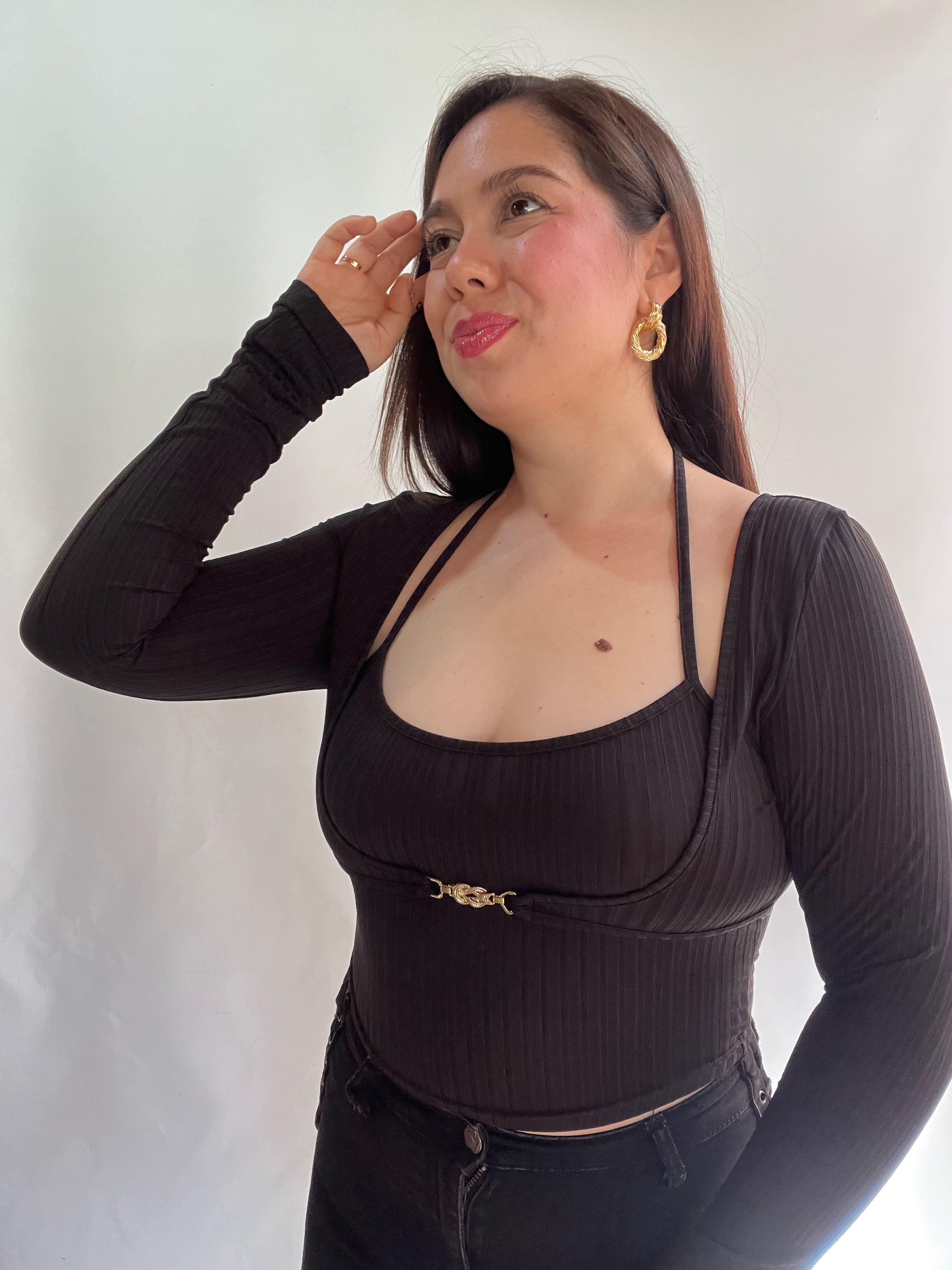 Polera Mujer Negra Manga Larga Elegante con Broche Dorado-7