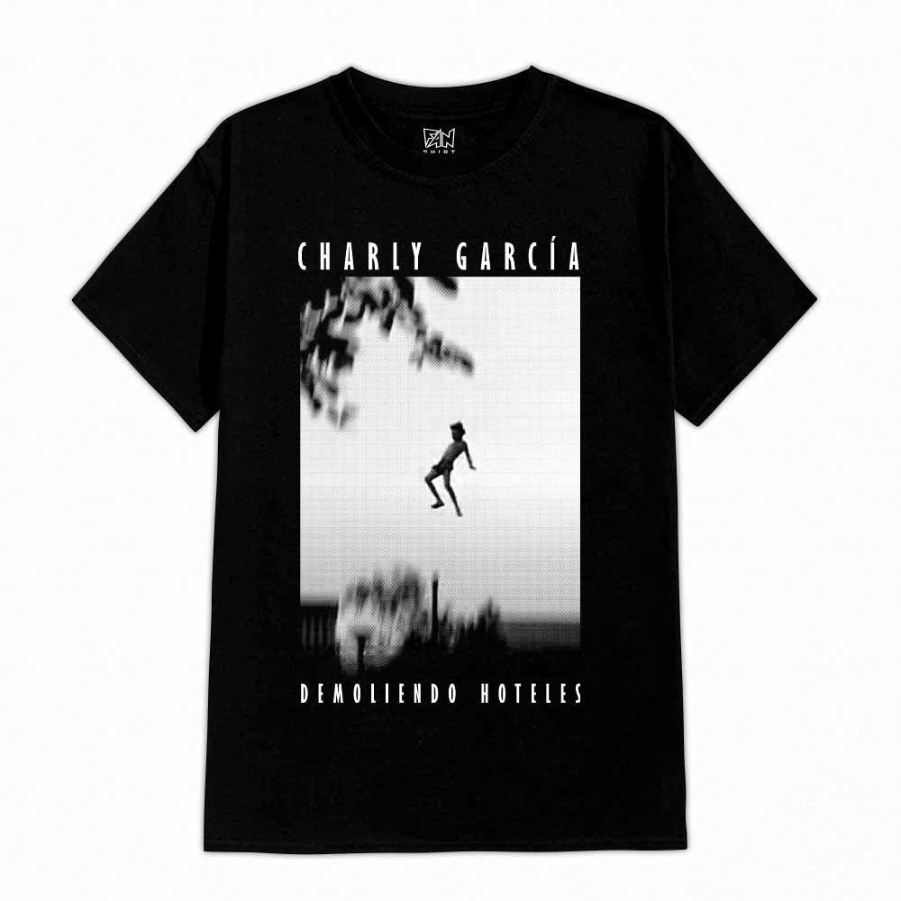 POLERA ESTAMPADA CHARLY GARCIA DEMOLIENDO HOTELES-0