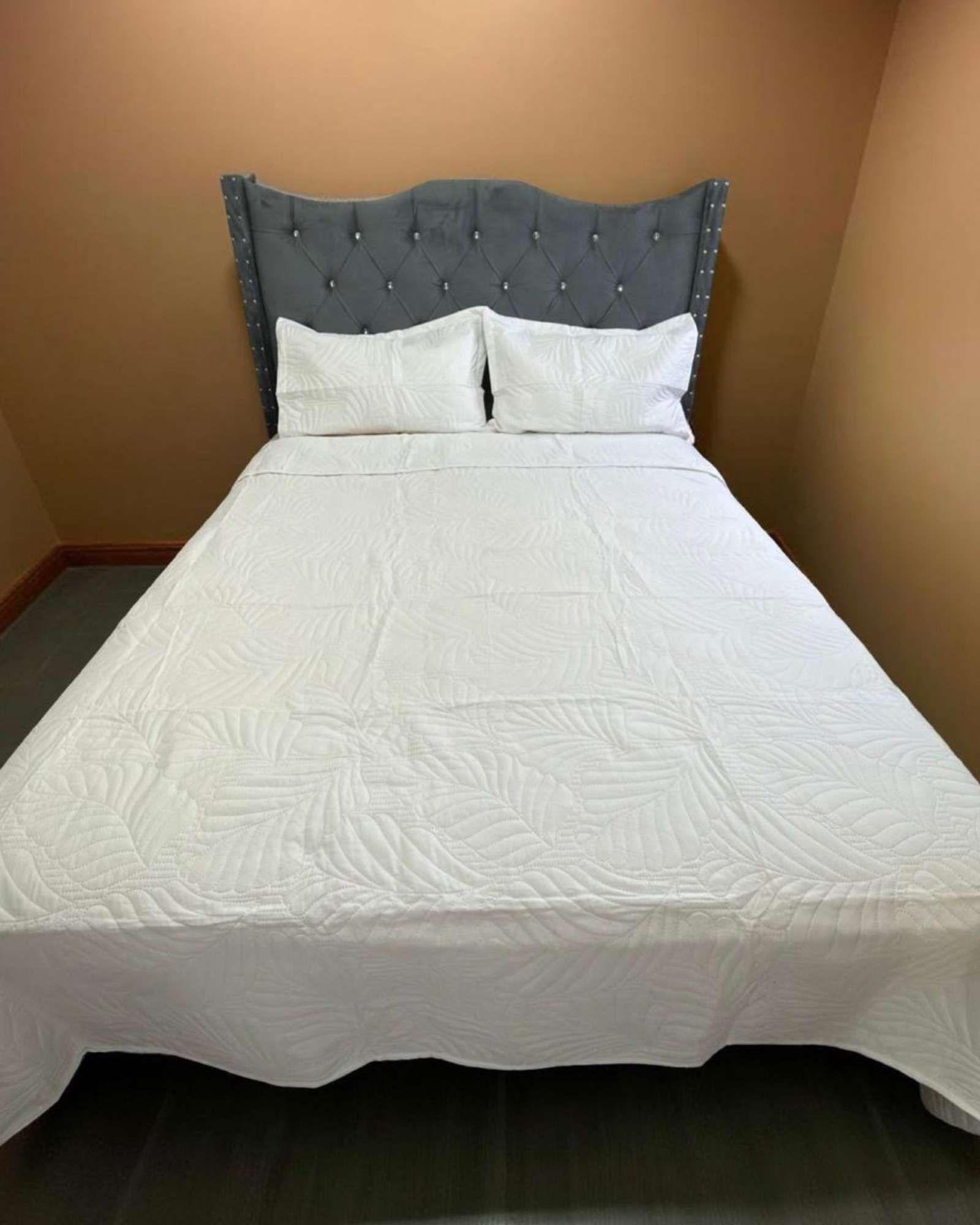 CUBRECAMA QUILT DE LUJO VERANO KING BLANCO INVIERNO-3