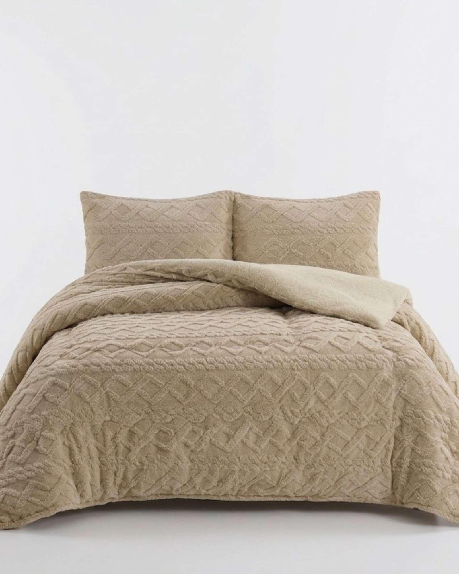 Juego de Cubrecama Sherpa con Relieve Trenzado  King A08-3