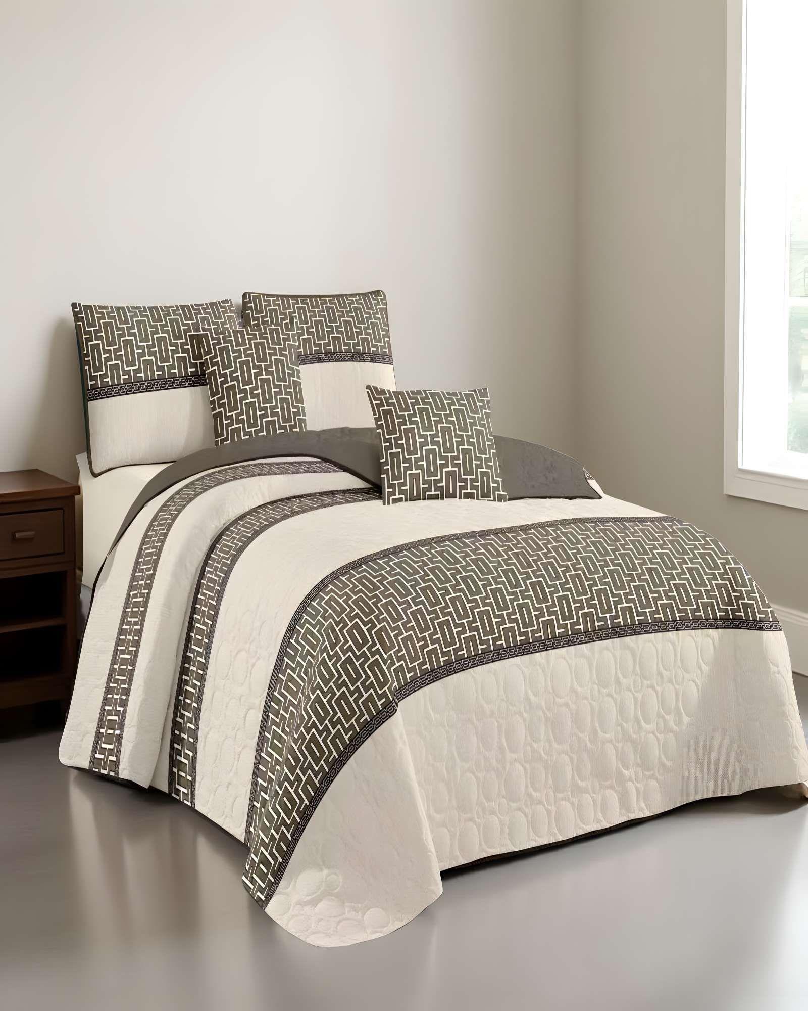 CUBRECAMA CON DISEÑOS  KING 250 X 270 CM + 2 ALMOHADAS P18-3