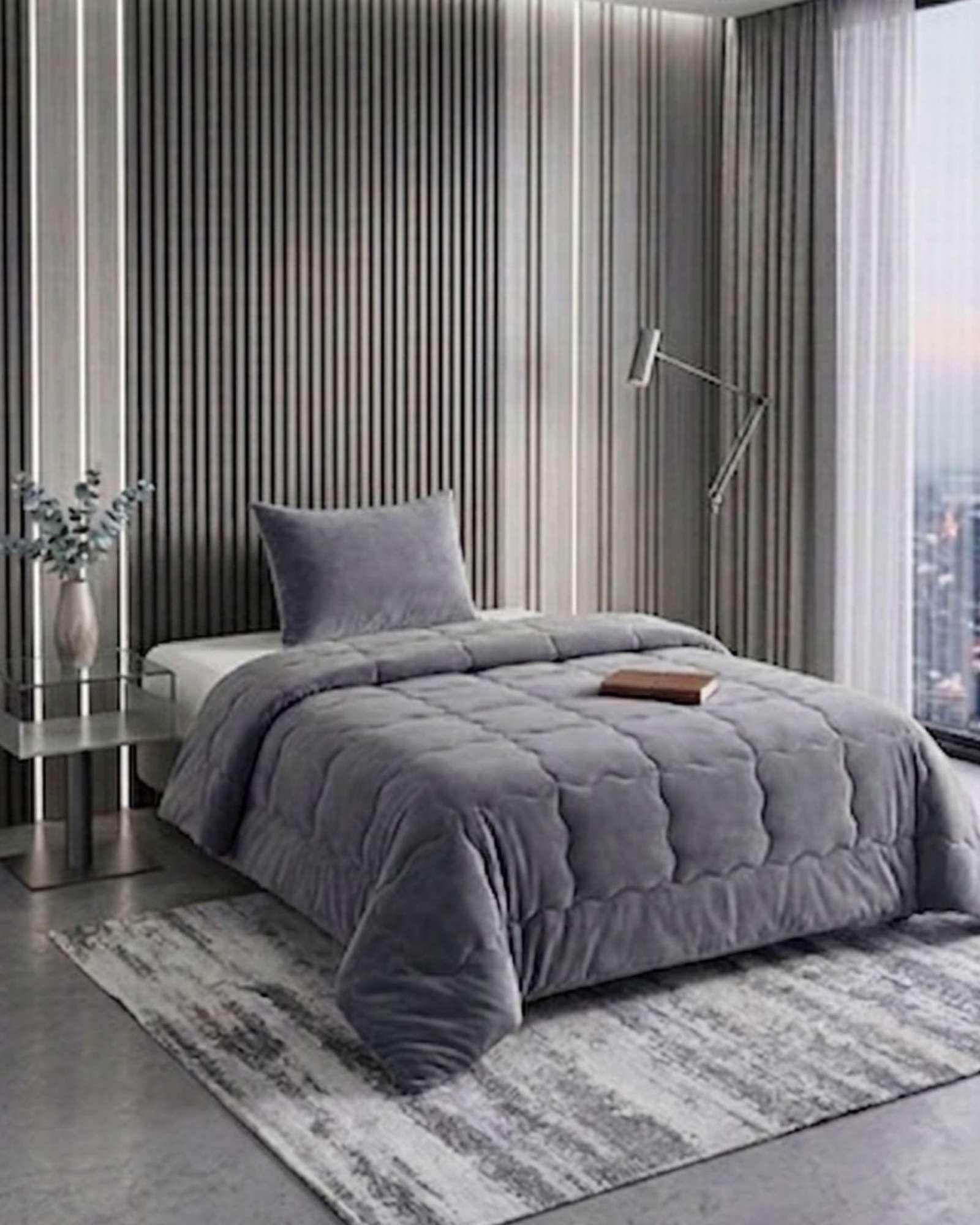 Juego De Dormitorio Premium Velvet Cubrecama Sábana Bajera Y Bolso Plaza y Media 180x230 cm -3