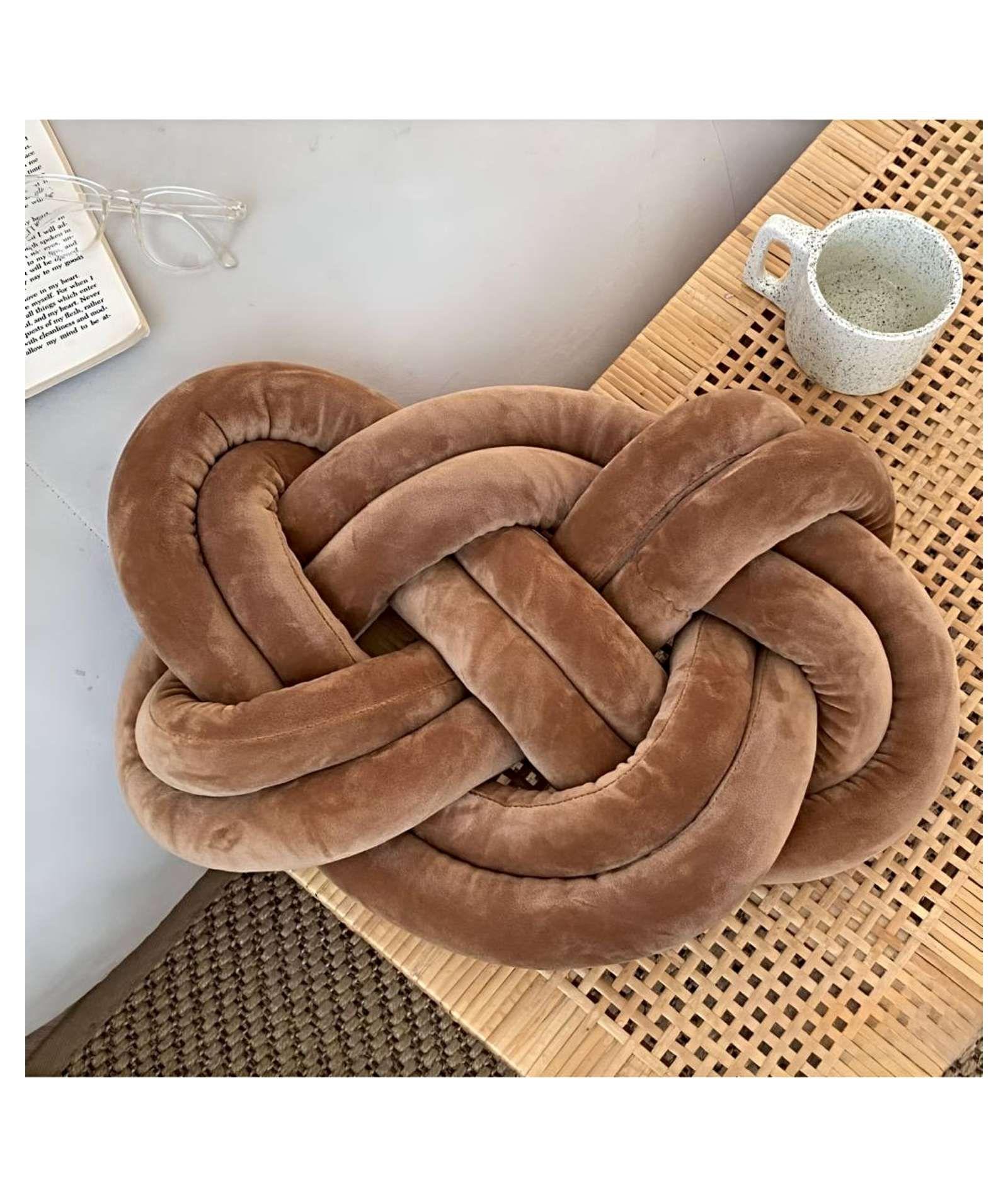 ALMOHADA COJIN NUDO GRANDE CAFÉ 45 CM-2