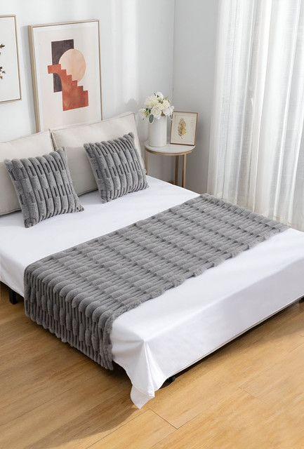 JUEGO DE PIECERA DE CAMA MAS 2 COJIN CON FUNDAS MODELO BAMBÚ GRIS-0