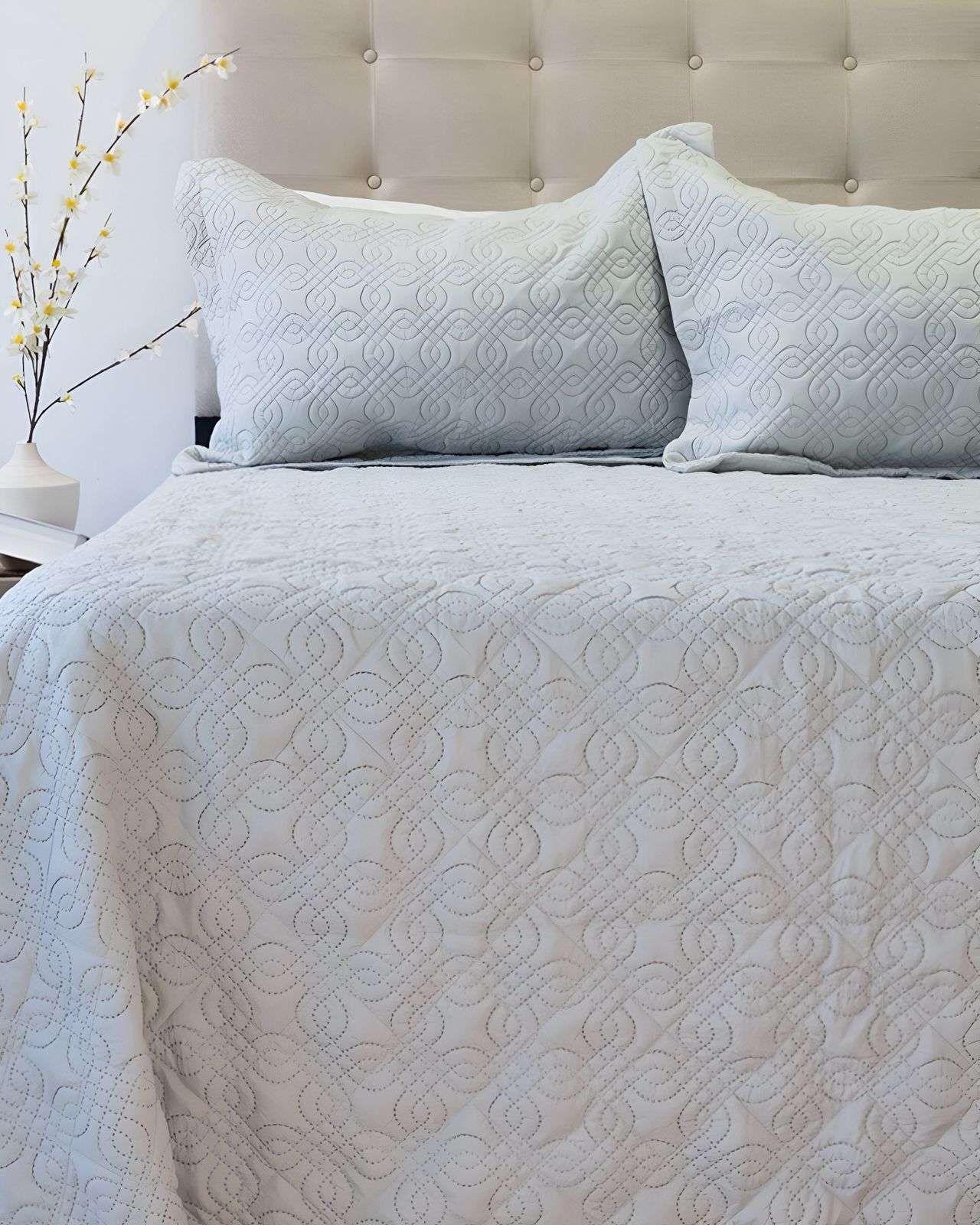 Quilt Cubrecama King Doral MAS 2 ALMOHADAS DE REGALO B111-2