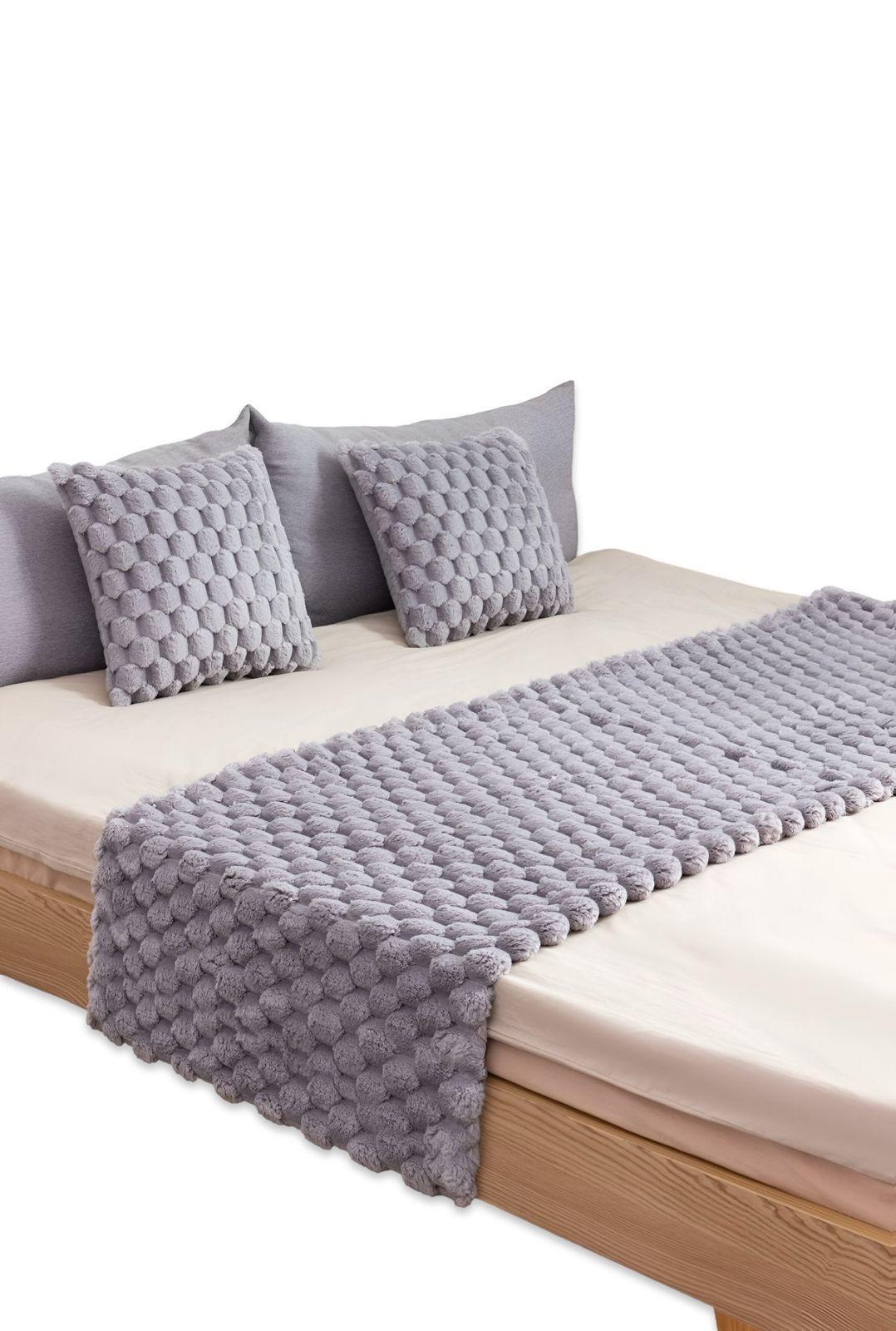 JUEGO DE PIECERA DE CAMA MAS 2 COJIN CON FUNDAS MODELO PERLA GRIS-2