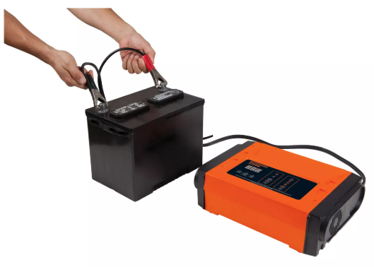 Cargador de batería 2 / 8 / 12 amp 12v bc12-b2c black+decker-1