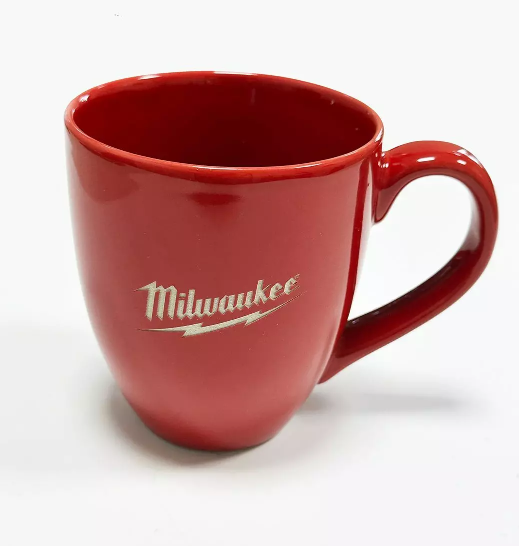 Tazón rojo con logo grabado Milwaukee-2