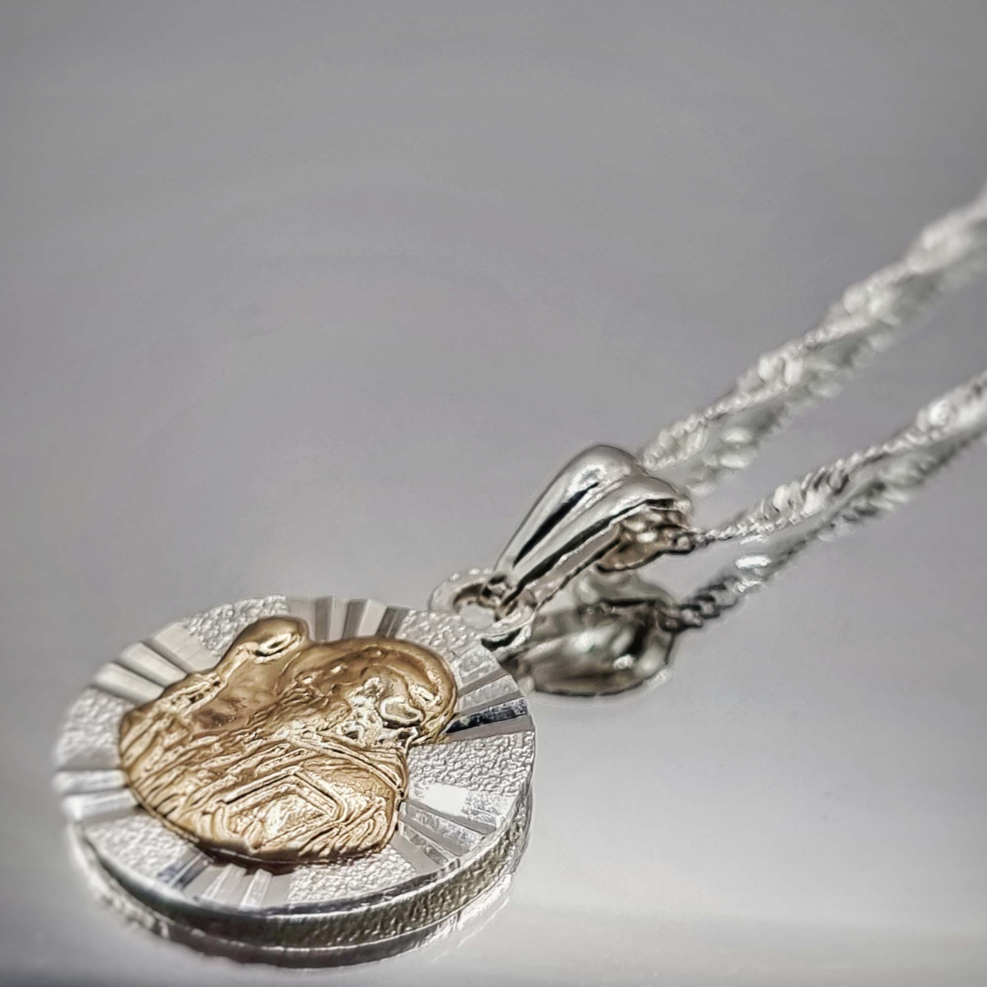 Collar San Benito con Baño de Oro en Plata 925-2
