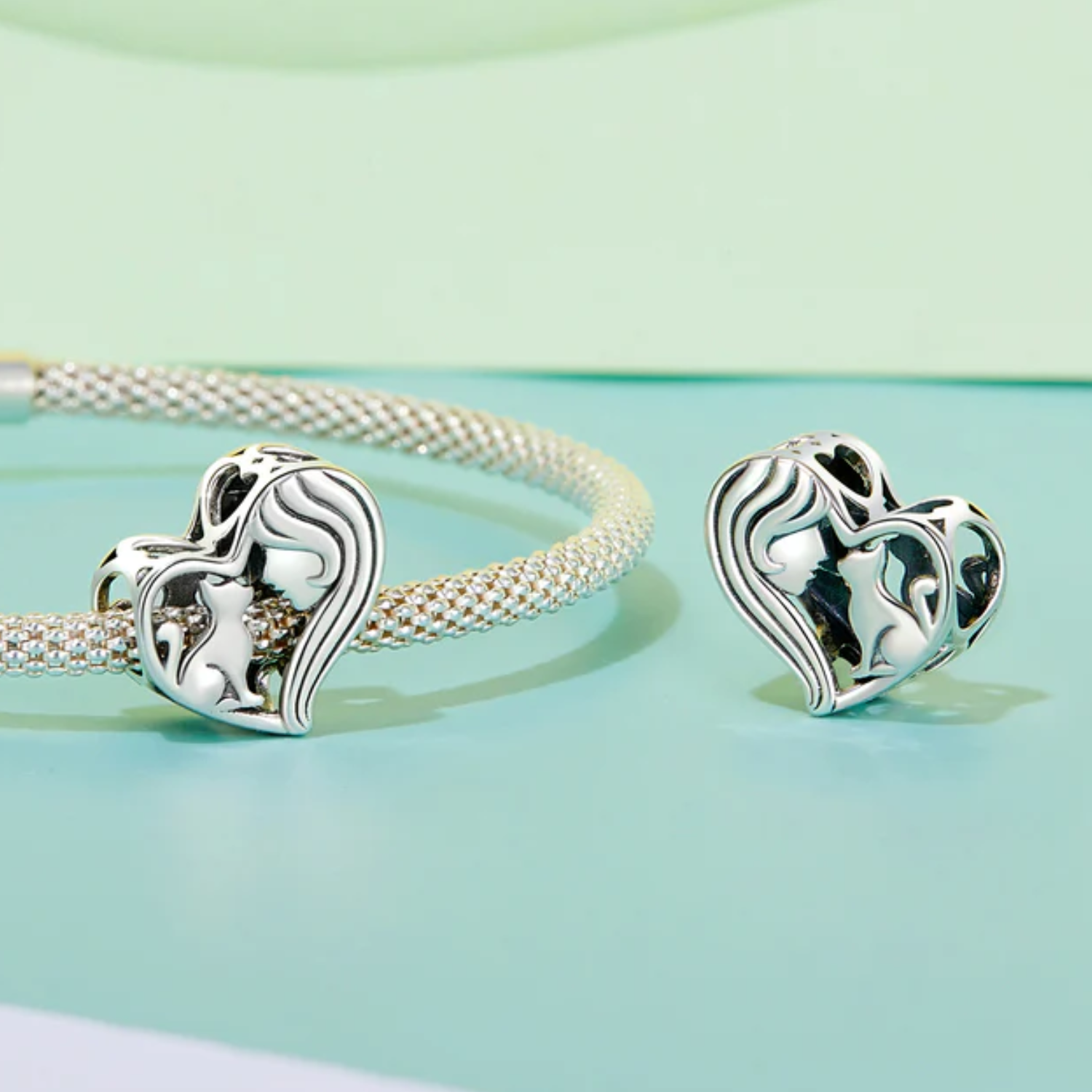 Charm Mujer con Perrito en Plata 925 -3