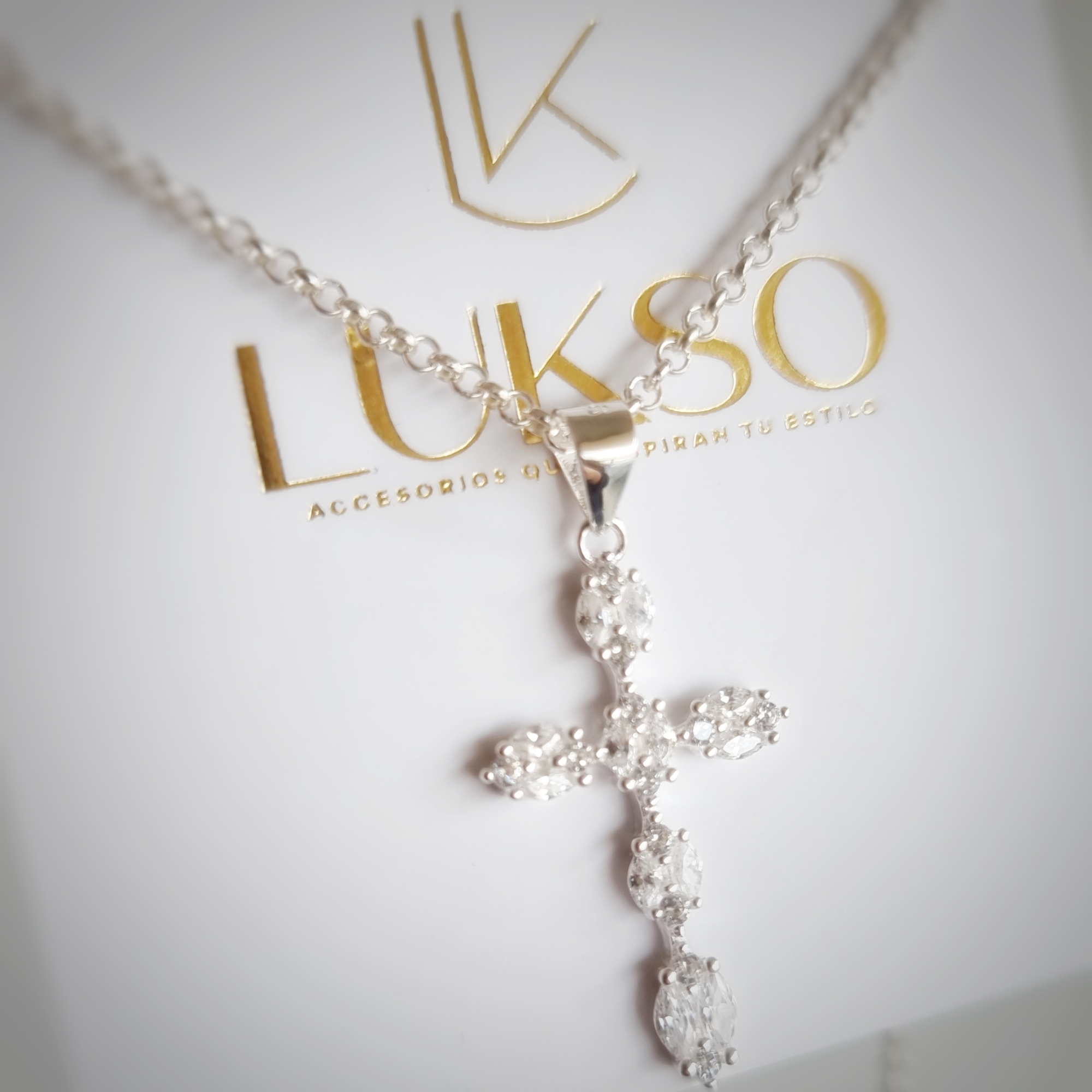 Collar Cruz en Plata 925 con Circones Brillantes -3