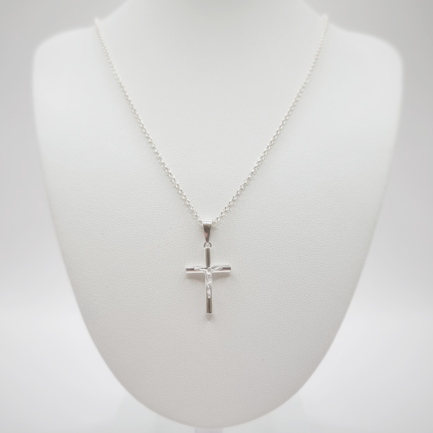 Collar Jesús en la Cruz en Plata 925 -2