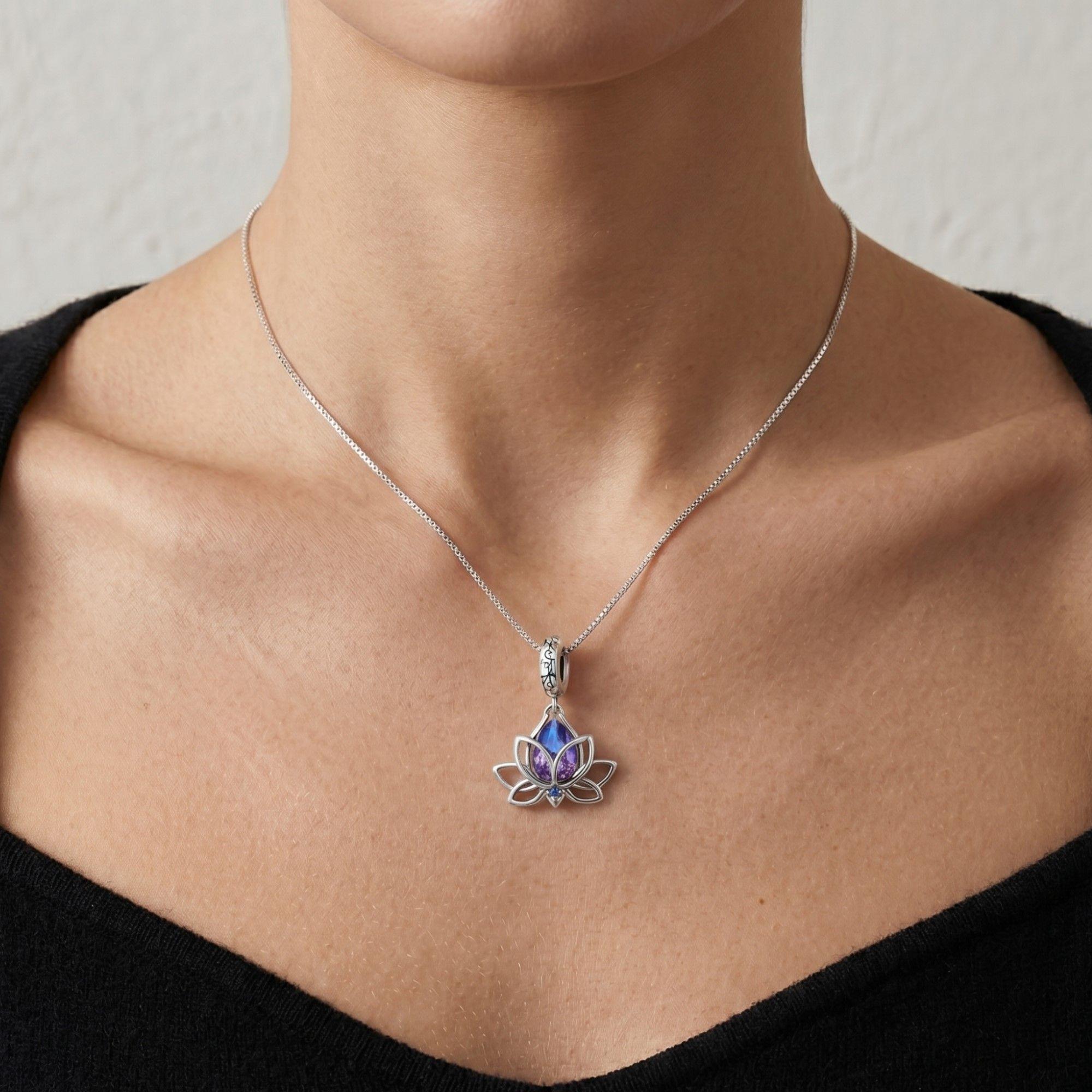 Charm Flor Morada con Cadena 50cm Plata 925-3