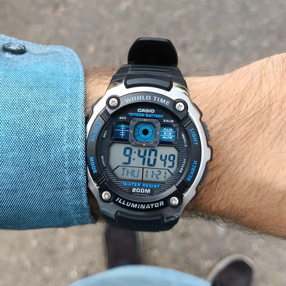 RELOJ CASIO AE-2000W-1AVDF HOMBRE PLATEADO-2