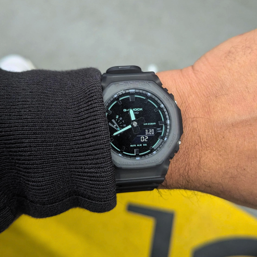 Reloj Casio G-Shock GA-2100K-1ADR Carbon Core Gris  Hombre-5