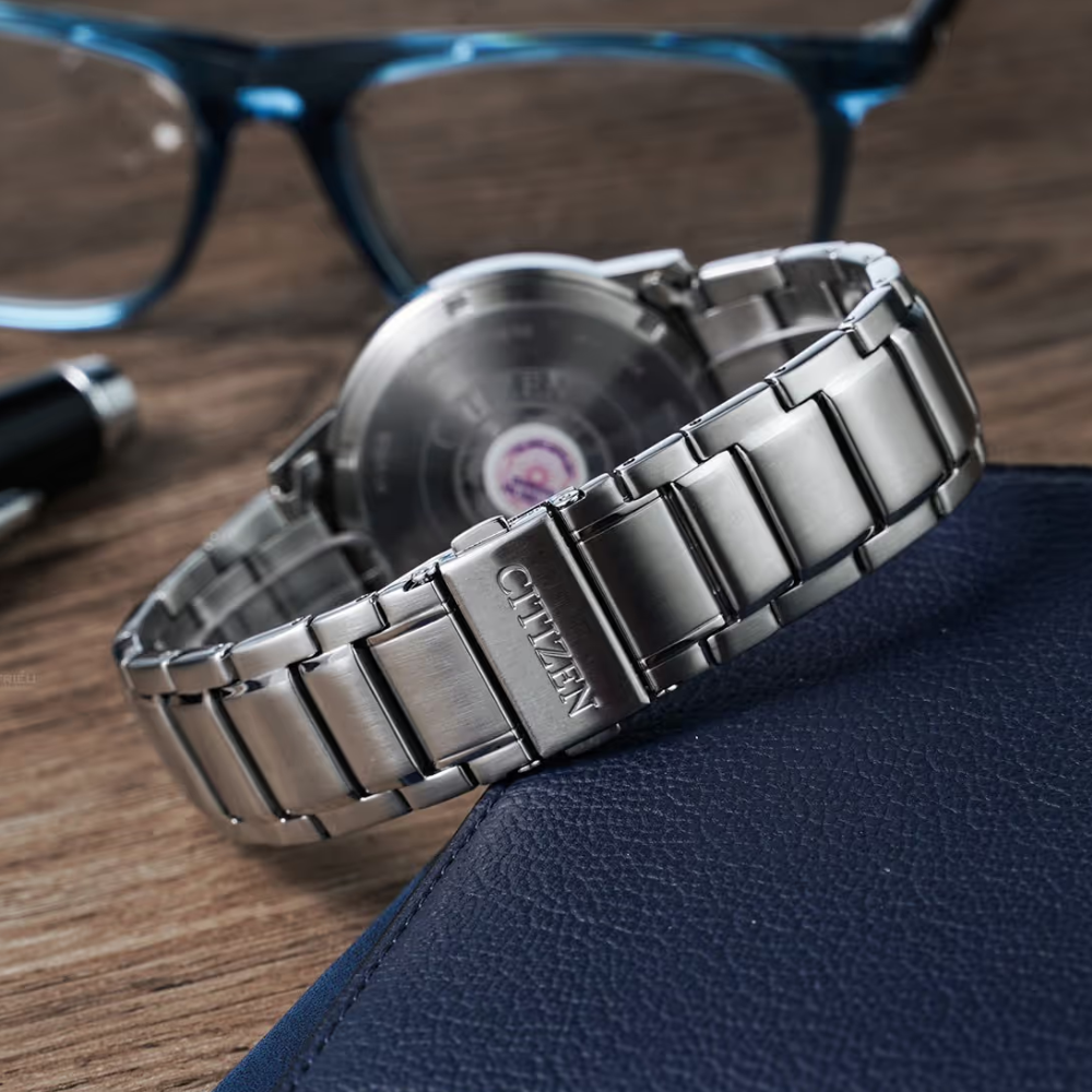 RELOJ CITIZEN AW1670-82A ECO-DRIVE PLATEADO HOMBRE-3