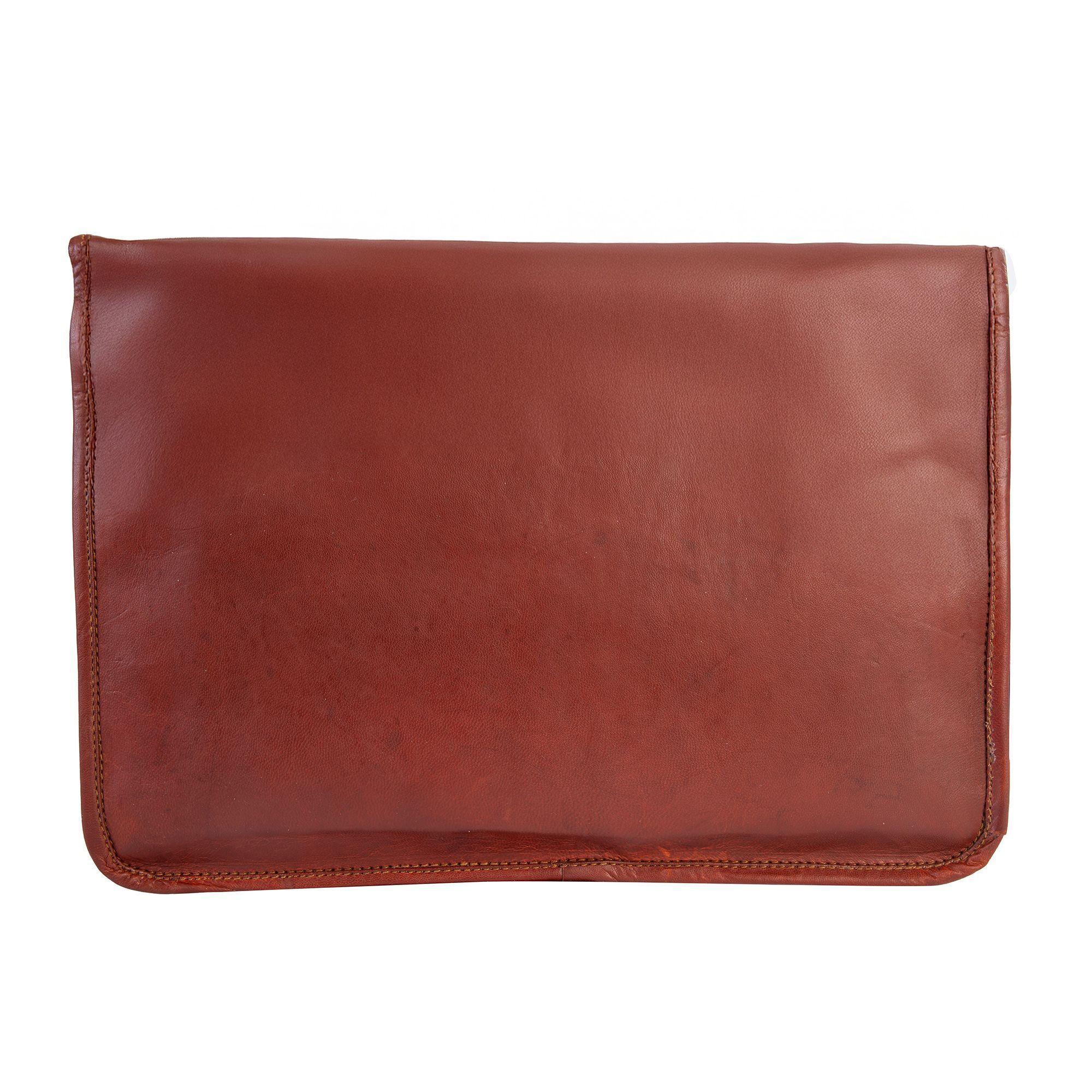 Maletín de cuero natural. Color marrón. Uso al hombro.-2