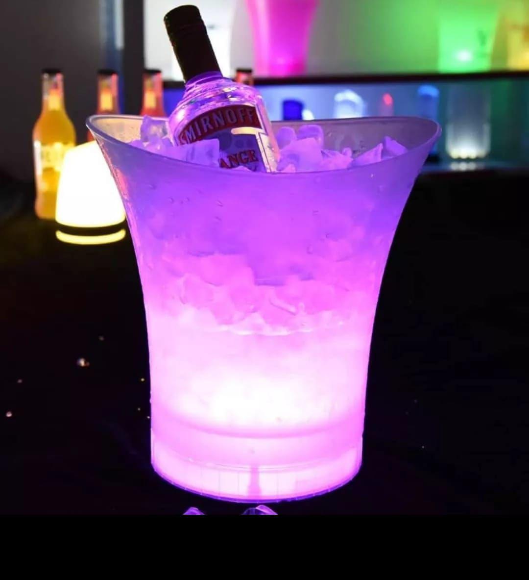 Cubeta Hielera Con Luz Led y Parlante-3