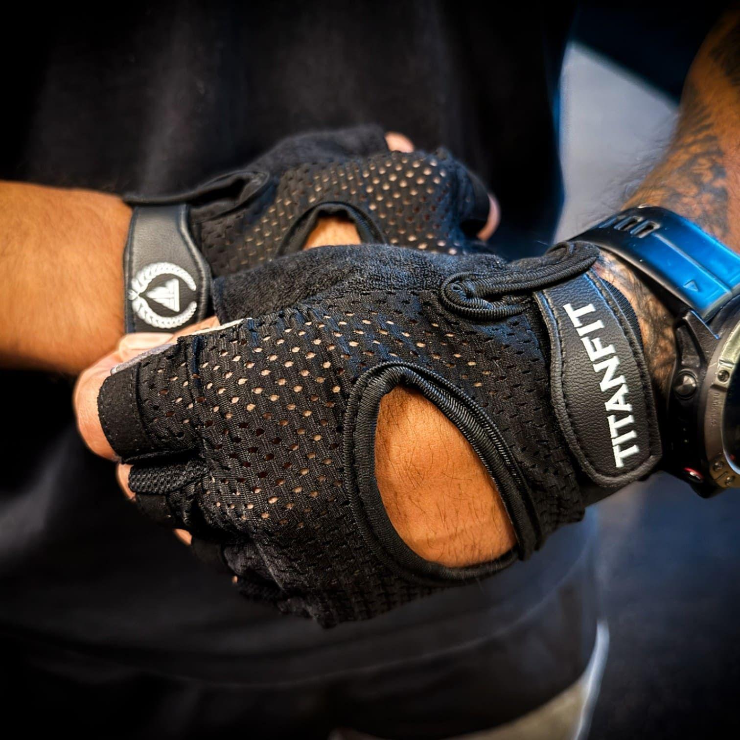 Guantes Gimnasio Entrenamiento Antideslizantes Titanfit Xiphos Negro-1