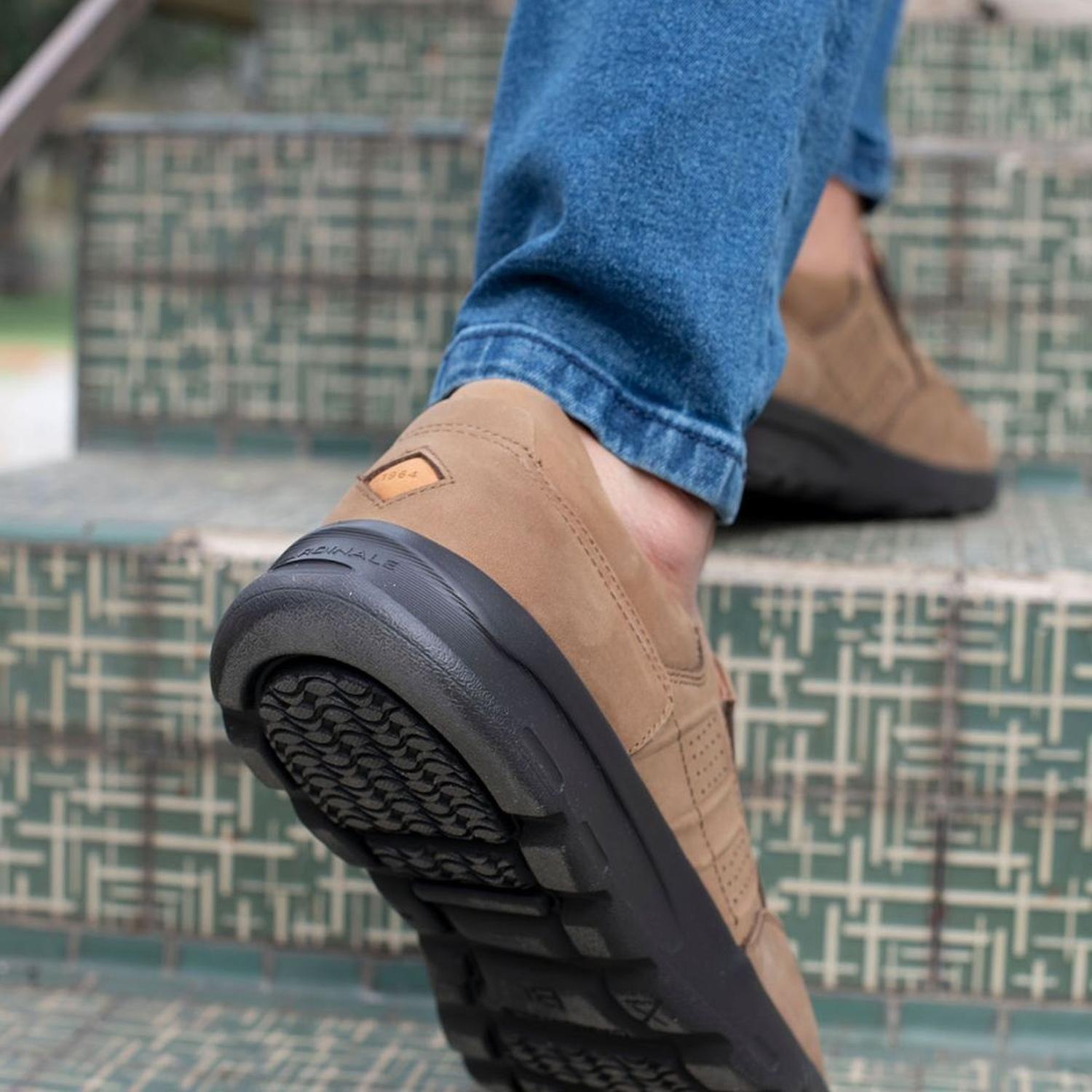 Zapatillas Slip-On Hombre Cuero Livianas X-Light Walker-3-02-Taupe-3