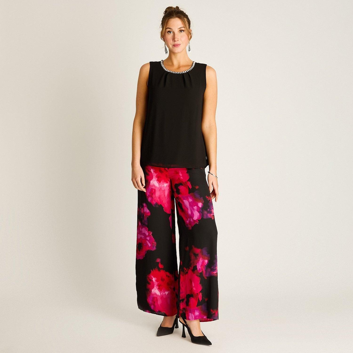 Blusa Sin Mangas con Aplique de Pedrería Negro-3