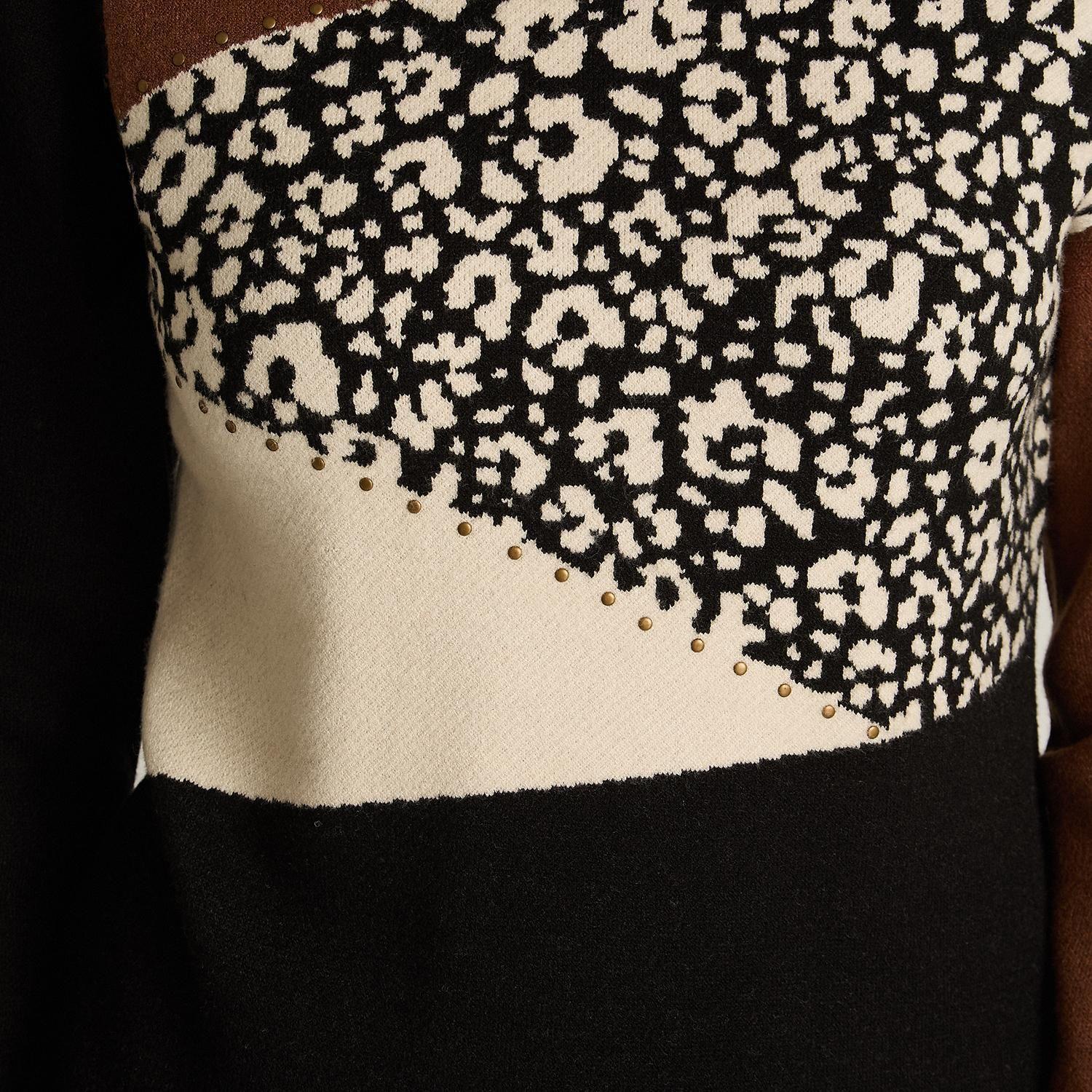 Sweater Negro con Bloques de Color y Estampado Animal Print en Tejido-2
