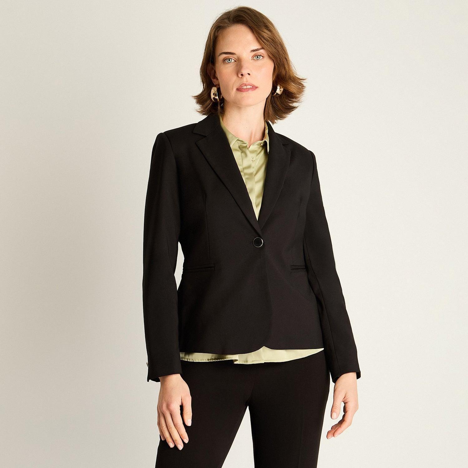 Blazer Negro de Corte Clásico-0