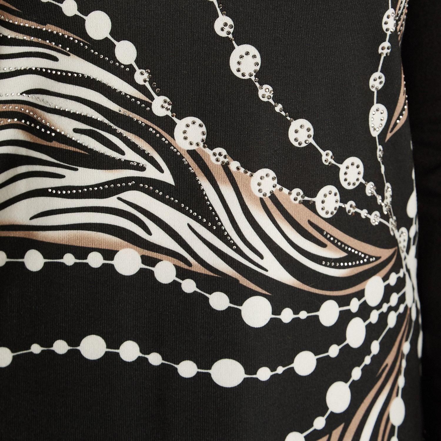 Polera Negra Lanilla Manga Larga con Estampado Frontal-2