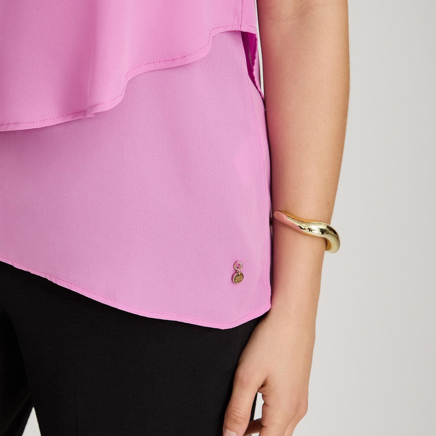 Blusa Escote V con Capas Rosado-2