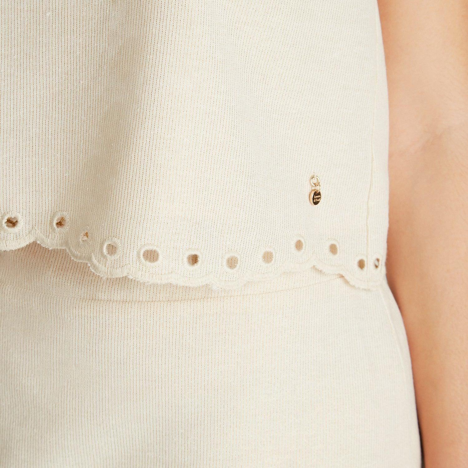 Blusa Sin Mangas Beige Ojales Decorativos-2