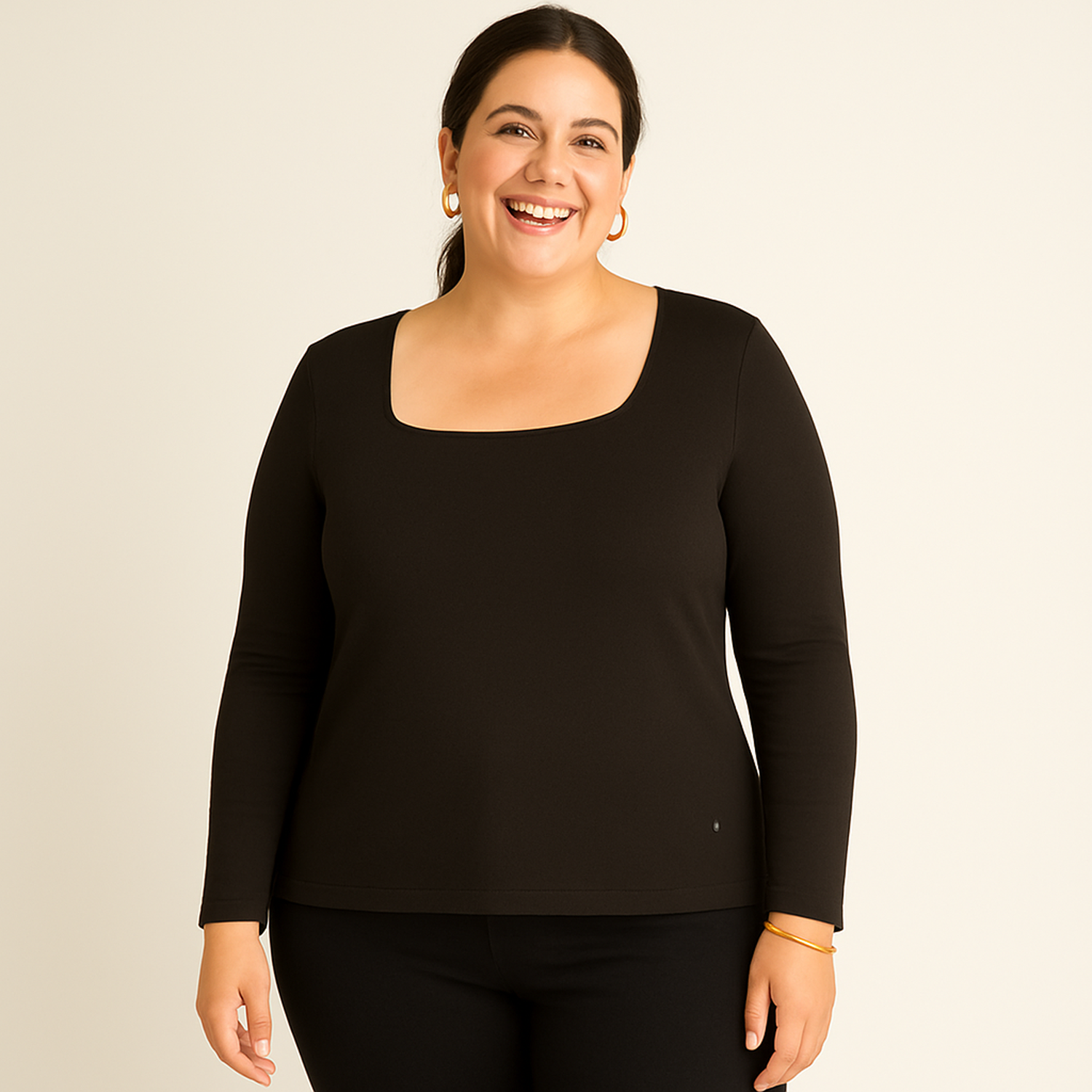 Polera Negra Cuello Cuadrado-2