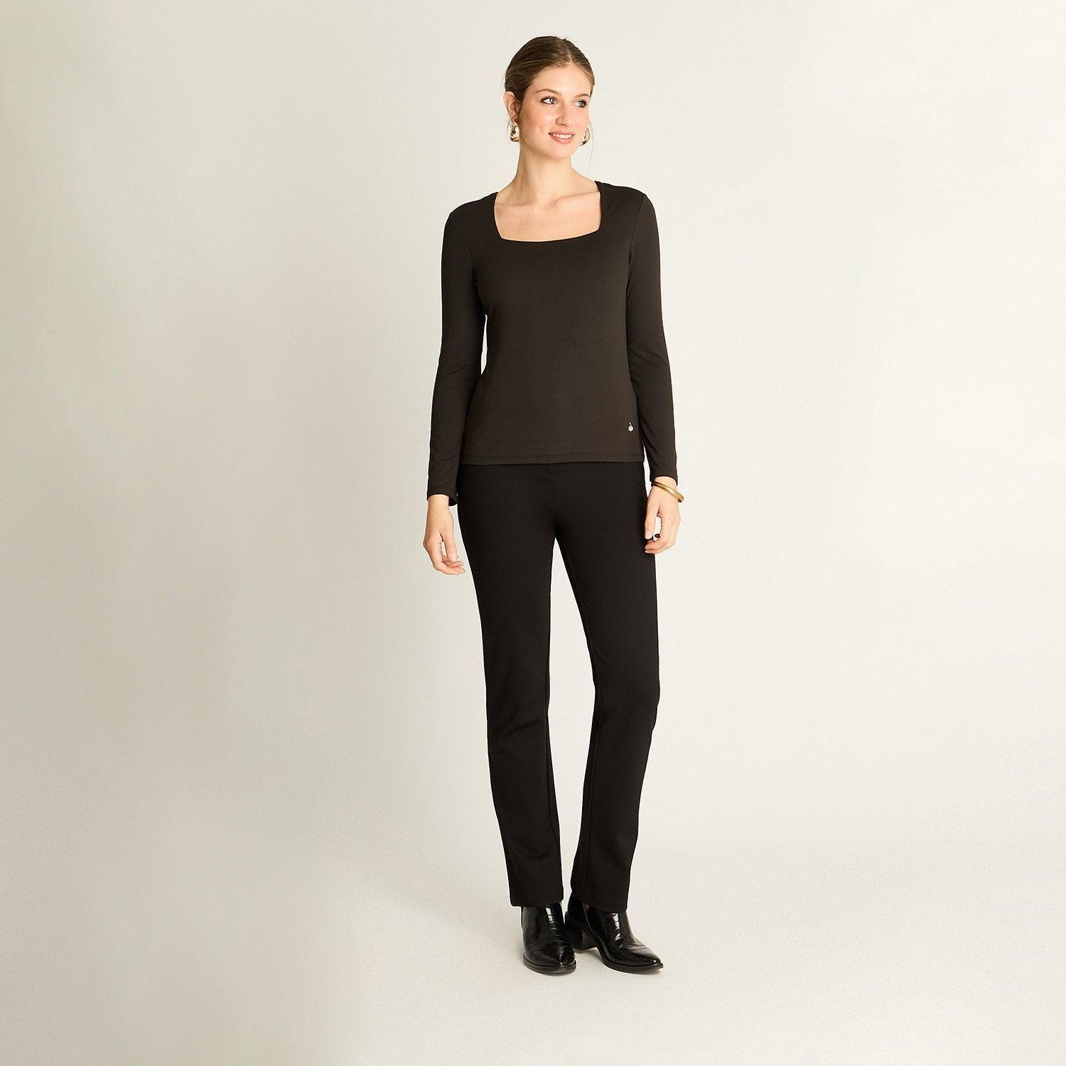 Polera Negra Cuello Cuadrado-4