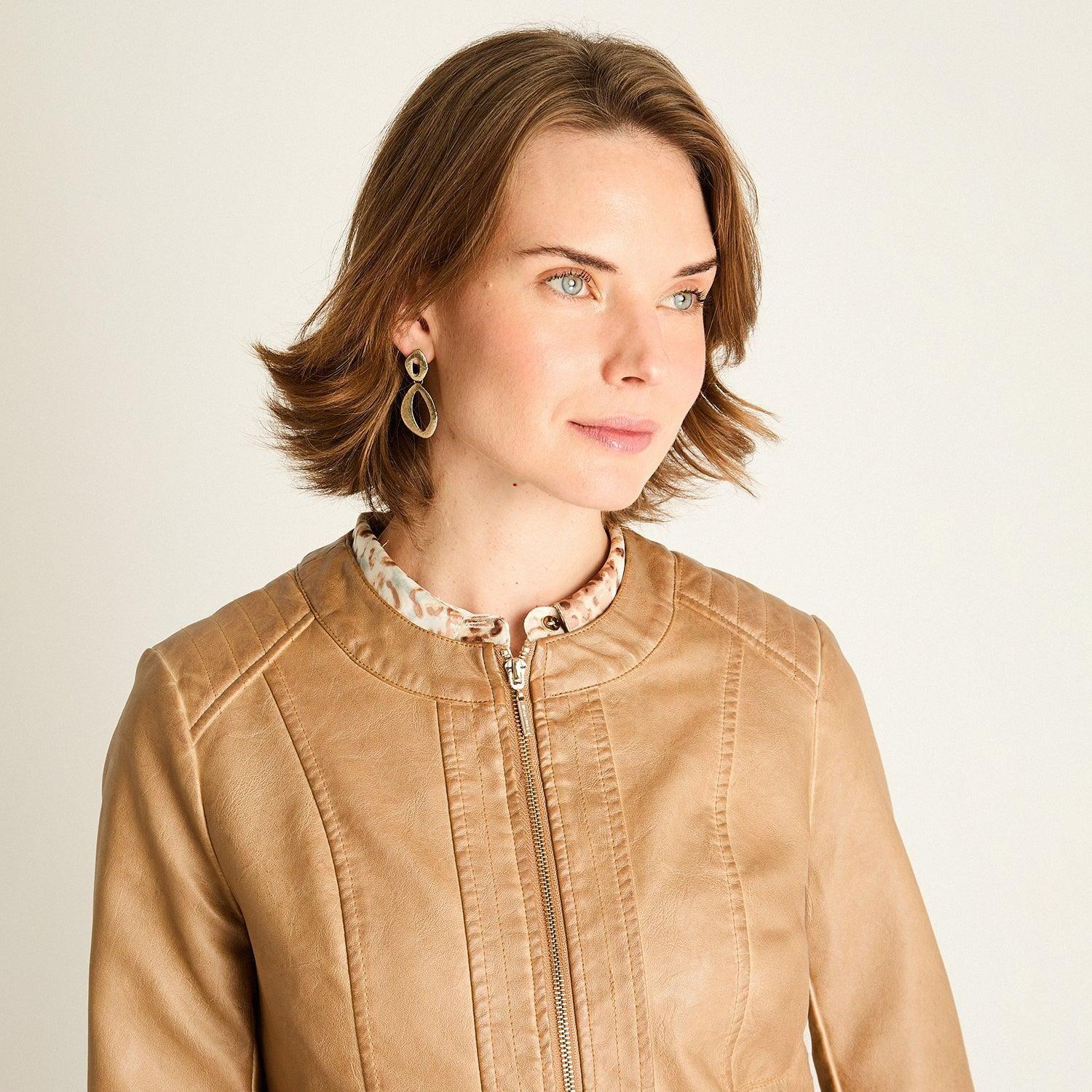 Chaqueta Ecocuero Camel con Cierre-2