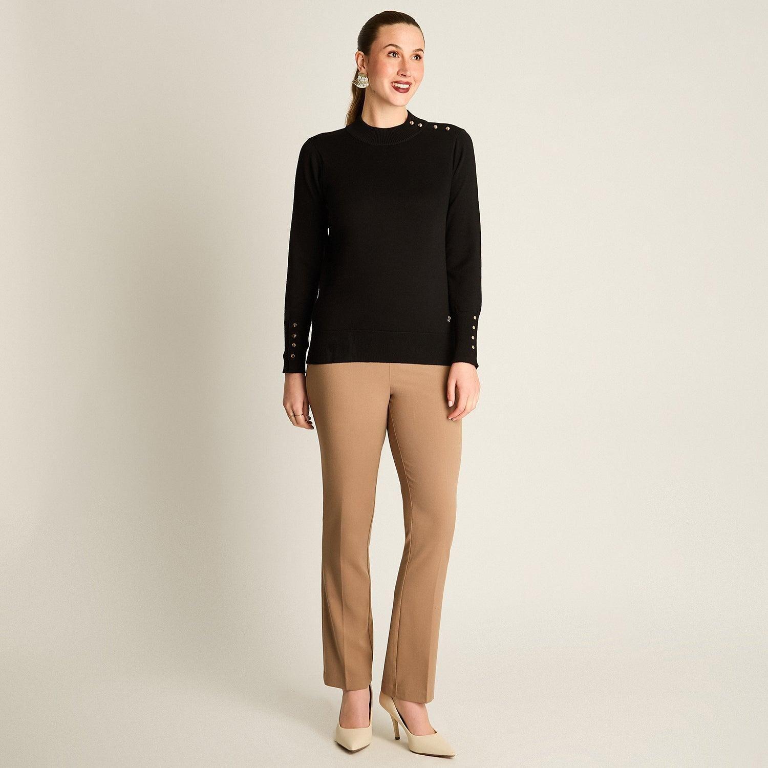 Sweater Negro Cuello Mock con Botones en Hombro y Mangas-3