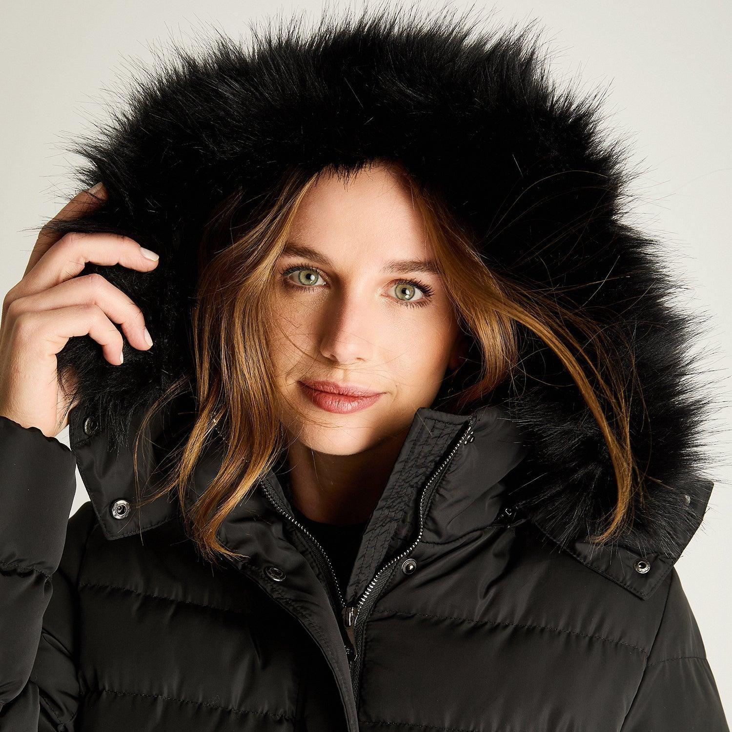 Parka Con Gorro Y Aplicaciones En Cintura Negro-2
