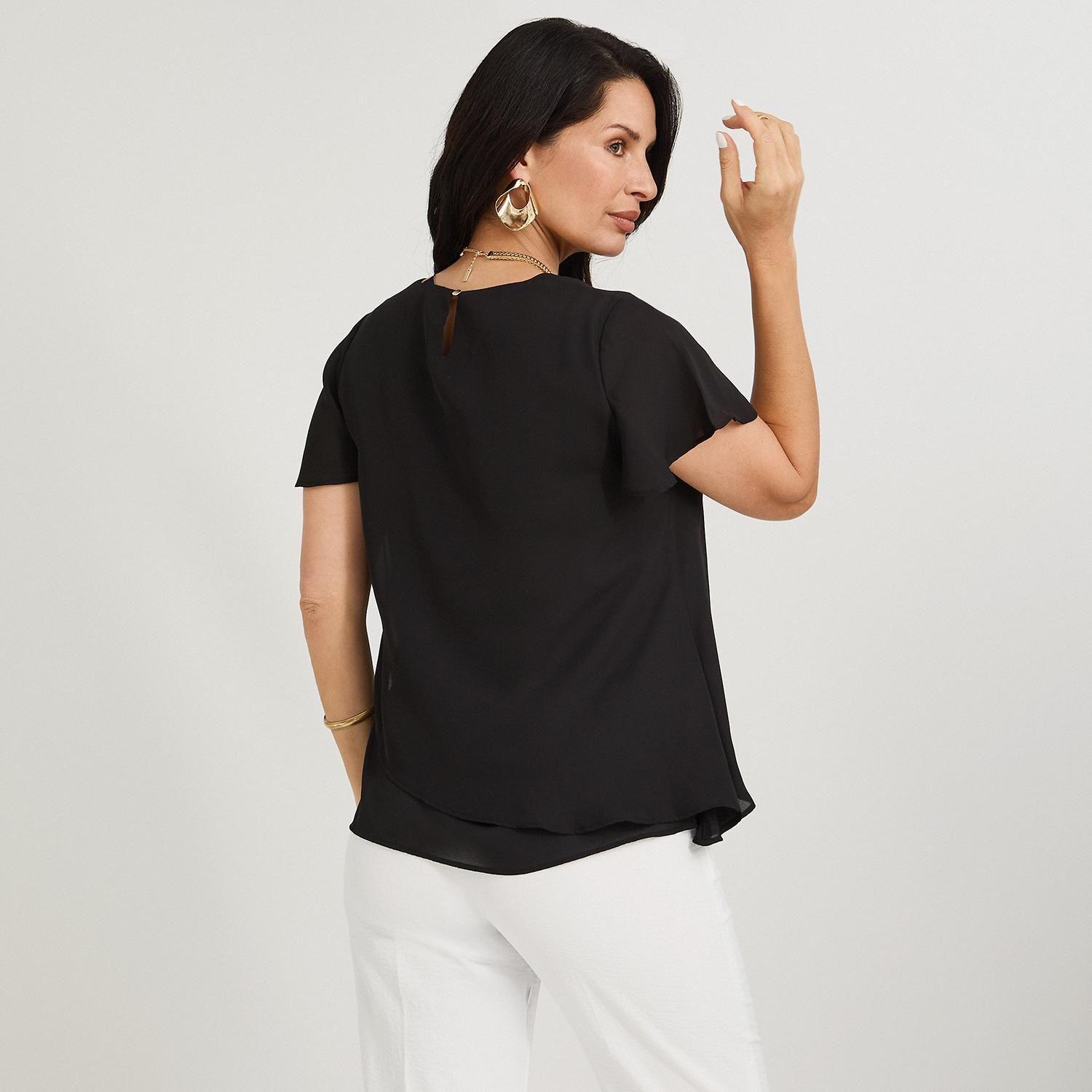 Blusa Escote V con Capas Negro-1