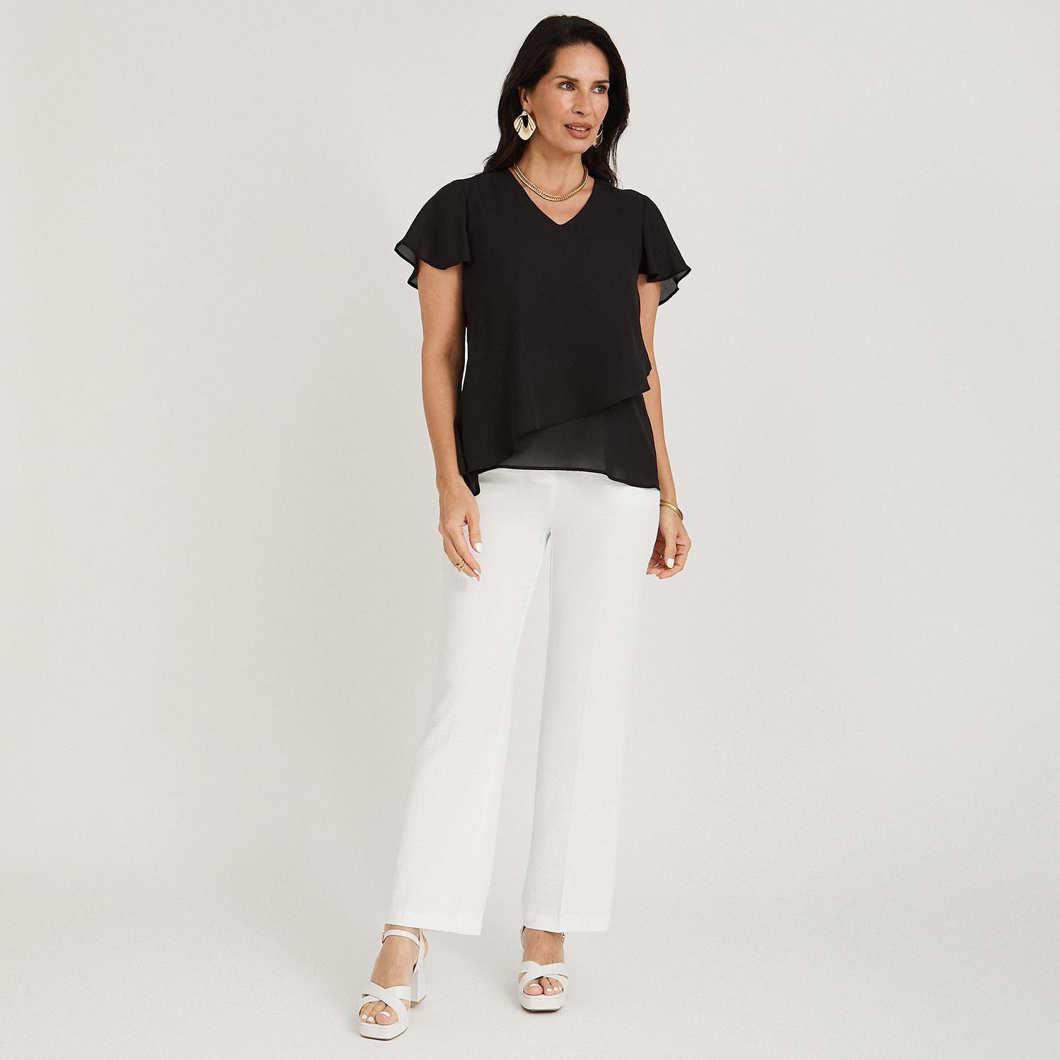 Blusa Escote V con Capas Negro-3