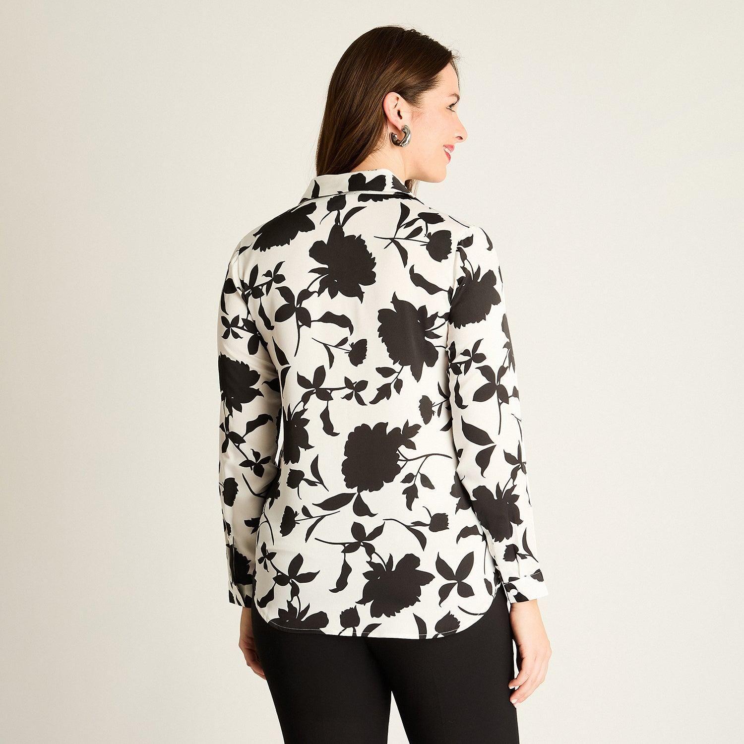 Blusa Negra Floral con Estilo Camisero-1