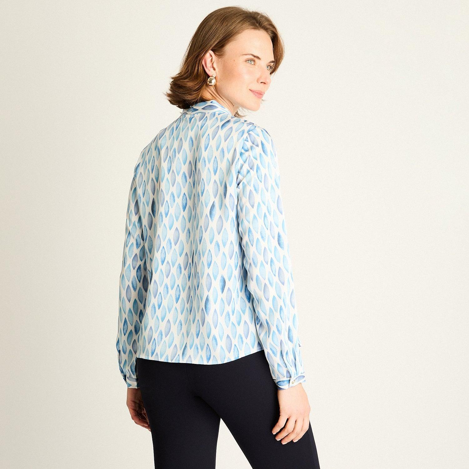 Blusa Celeste con Estampado Geométrico-1