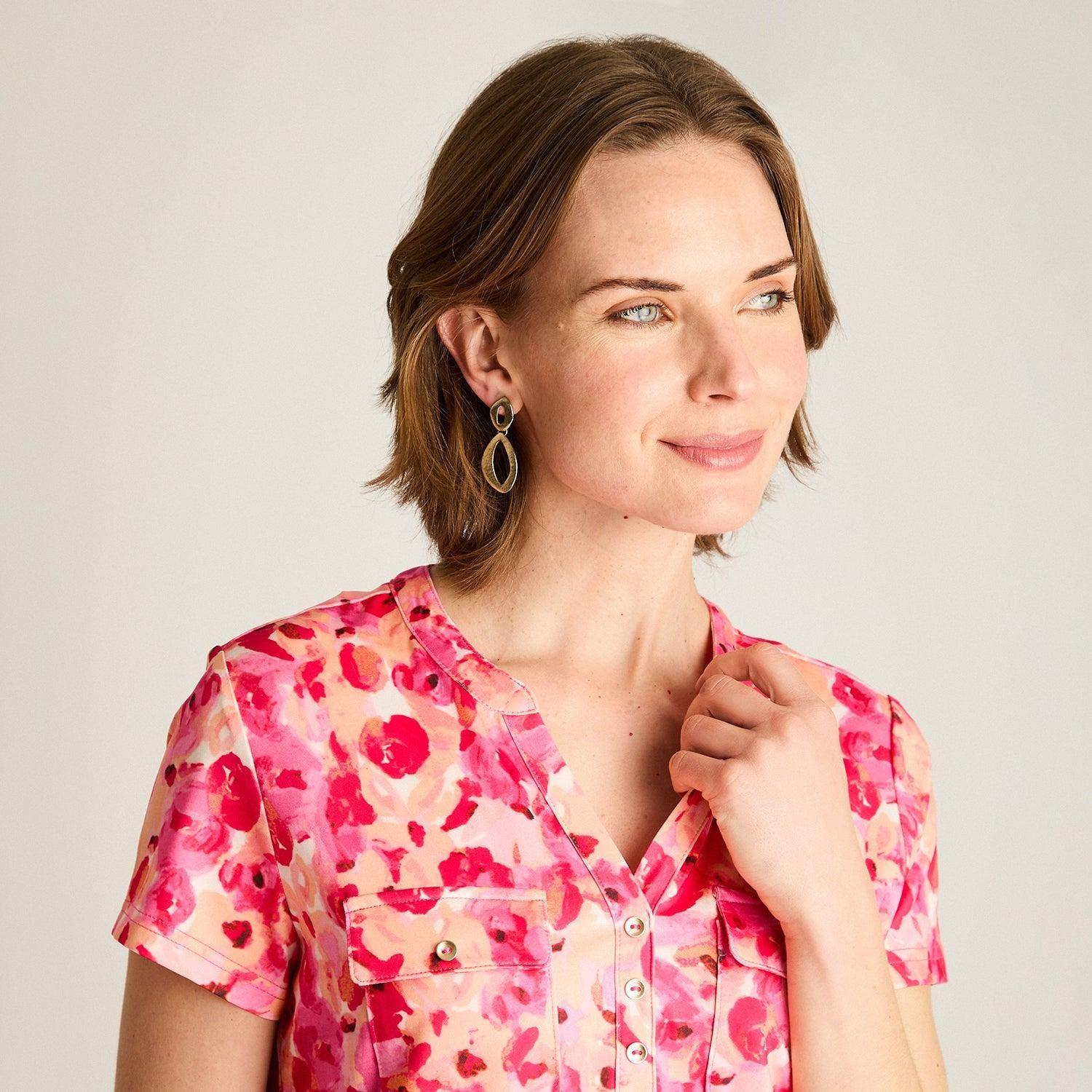 Polera Fucsia Estampado Floral Manga Corta-2