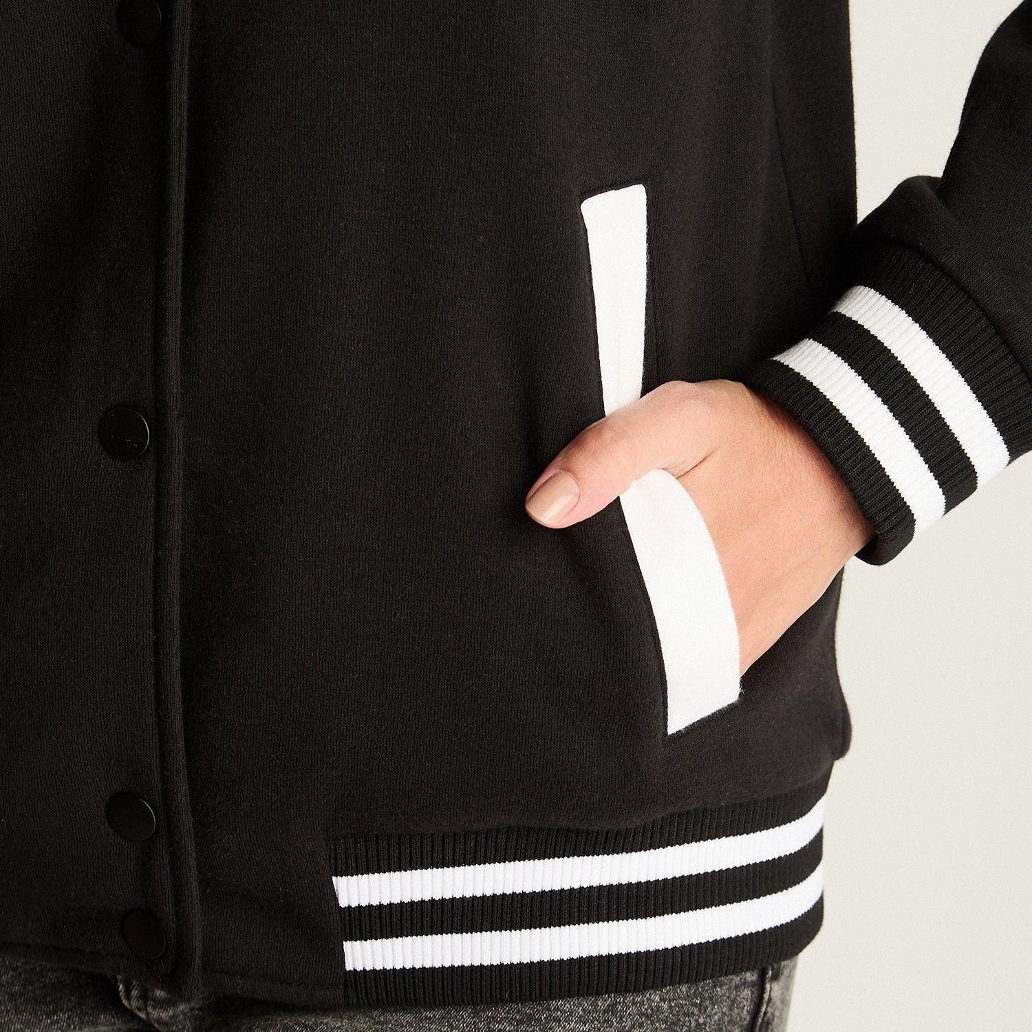 Chaqueta Bomber Con Aplicaciones En Contraste Negro-3
