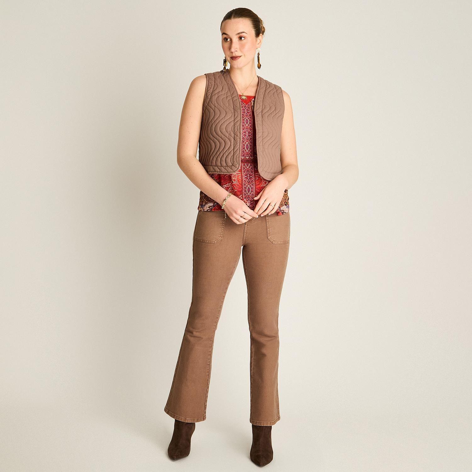 Chaqueta Taupe Sin Mangas con Diseño Quilt-2