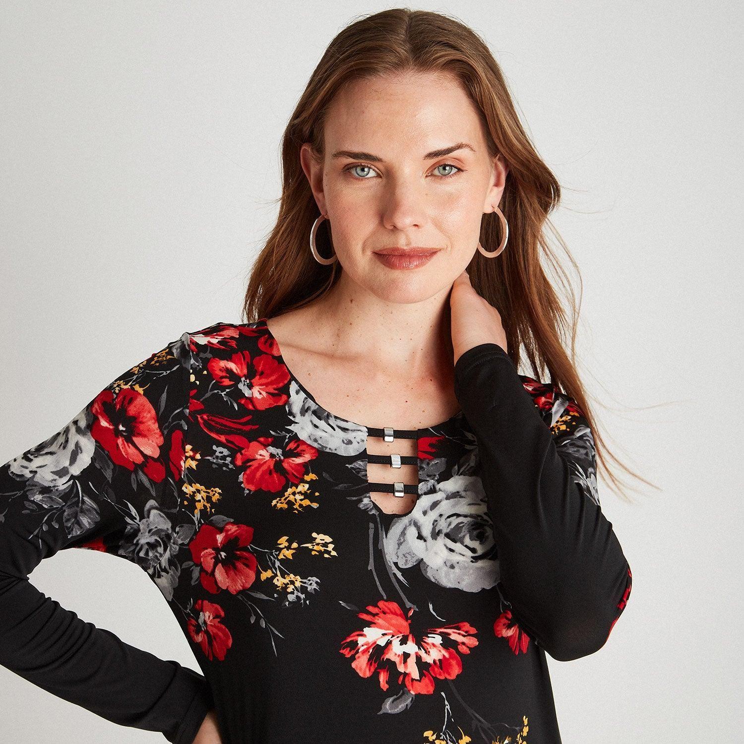 Polera Manga Larga Estampada Con Detalle En Escote Negro-2