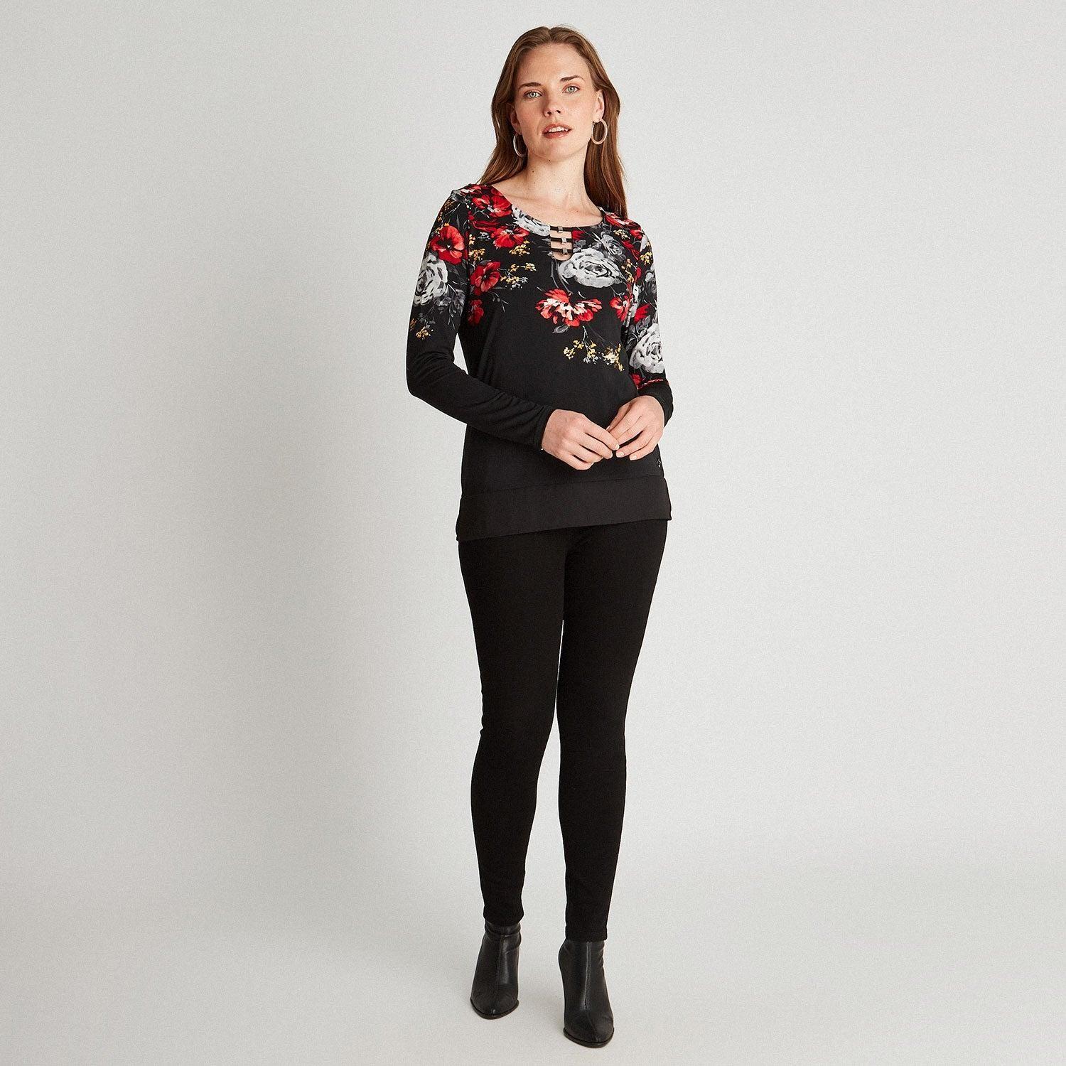 Polera Manga Larga Estampada Con Detalle En Escote Negro-3